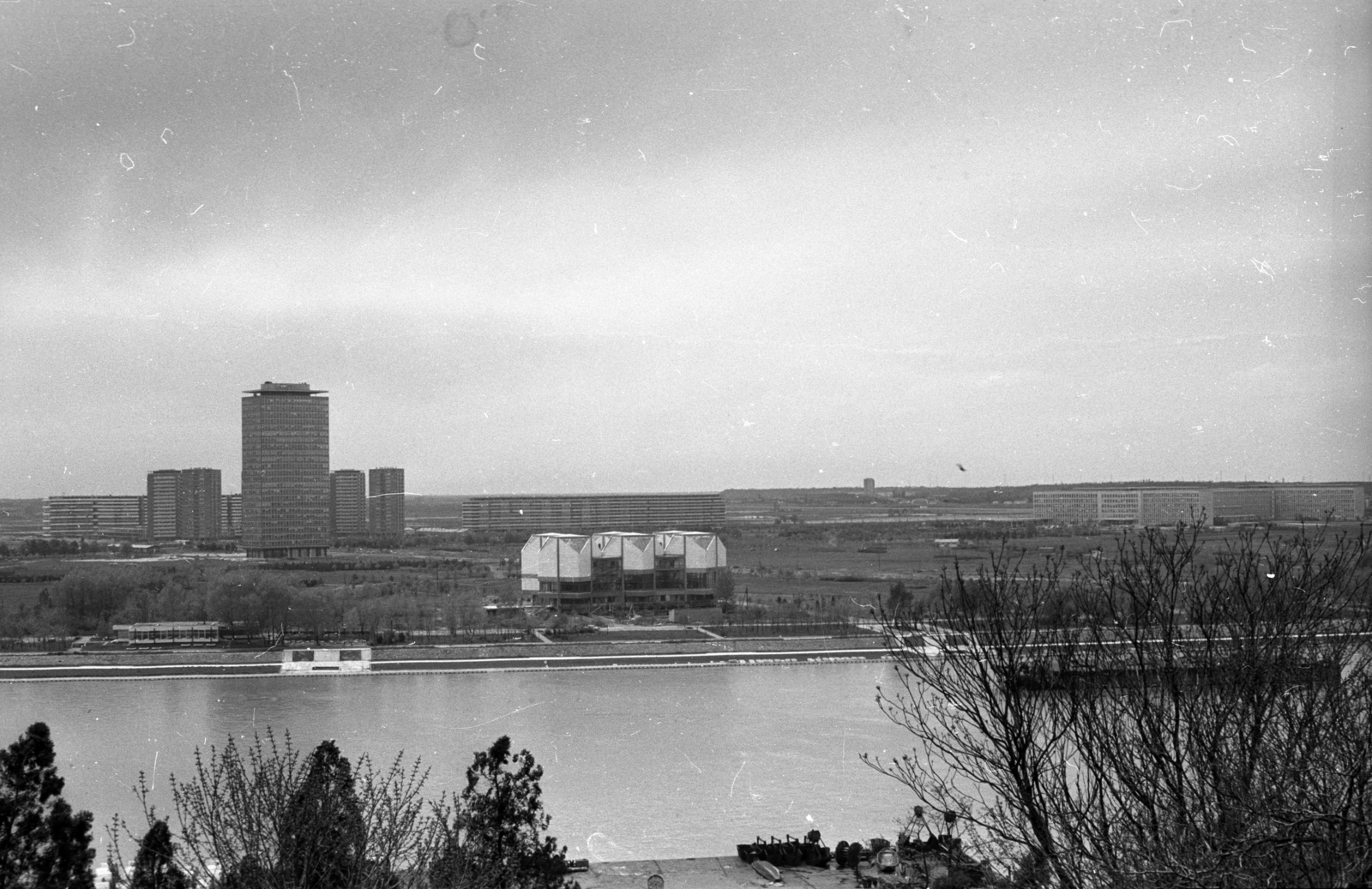 Szerbia, Belgrád, kilátás Nándorfehérvár várából a Száva és a Művészeti Múzeum felé., 1965, Hunyady József, Fortepan #106008