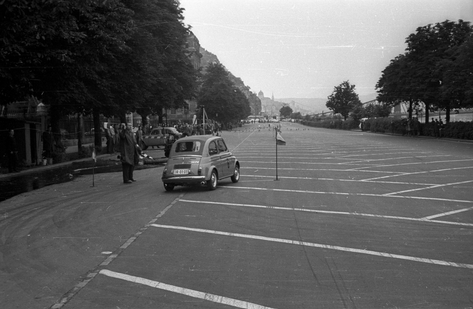 Magyarország, Budapest XI., Műegyetem rakpart a Szent Gellért tér felé nézve., 1965, Hunyady József, Fiat 500 Topolino, rendszám, Budapest, Steyr-Puch 500, Steyr-márka, Fortepan #106186
