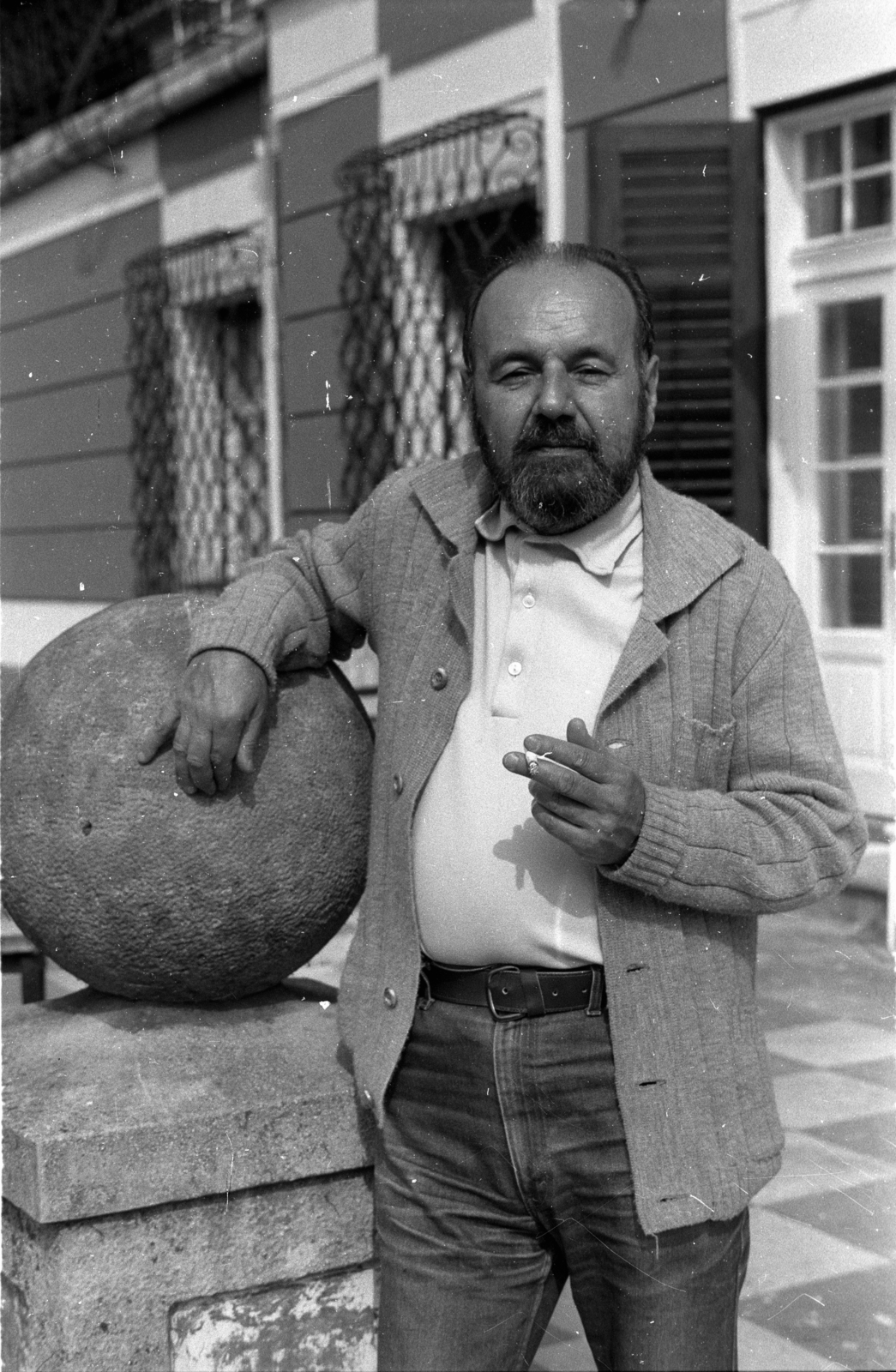 Magyarország,Balaton, Szigliget, Esterházy-kastély, az Írók Alkotóházának terasza. Zsámboki Zoltán műfordító., 1975, Hunyady József, Fortepan #106301