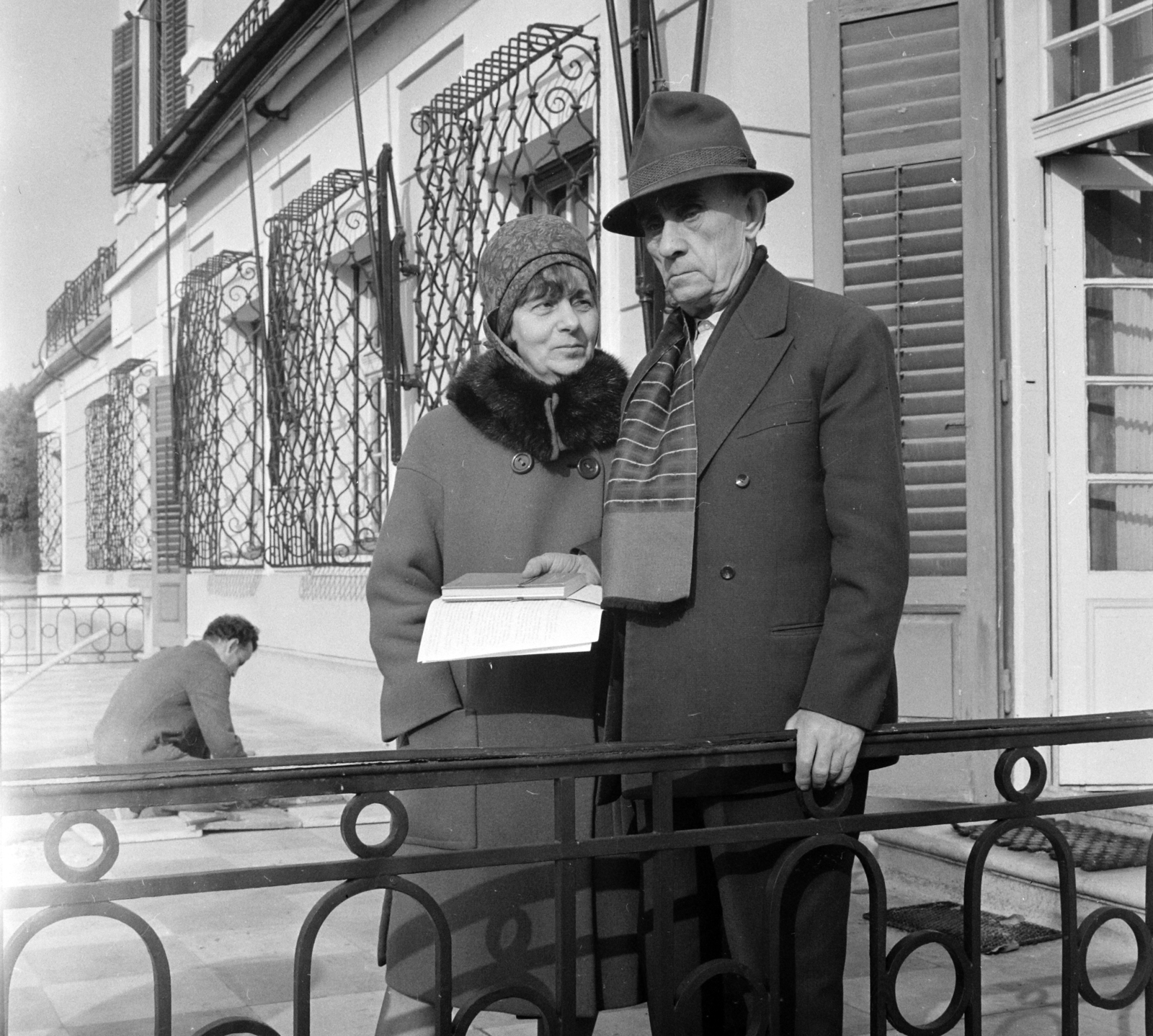 Magyarország,Balaton, Szigliget, Esterházy-kastély, az Írók Alkotóházának terasza. Kassák Lajos író, költő, képzőművész., 1965, Hunyady József, Fortepan #106351