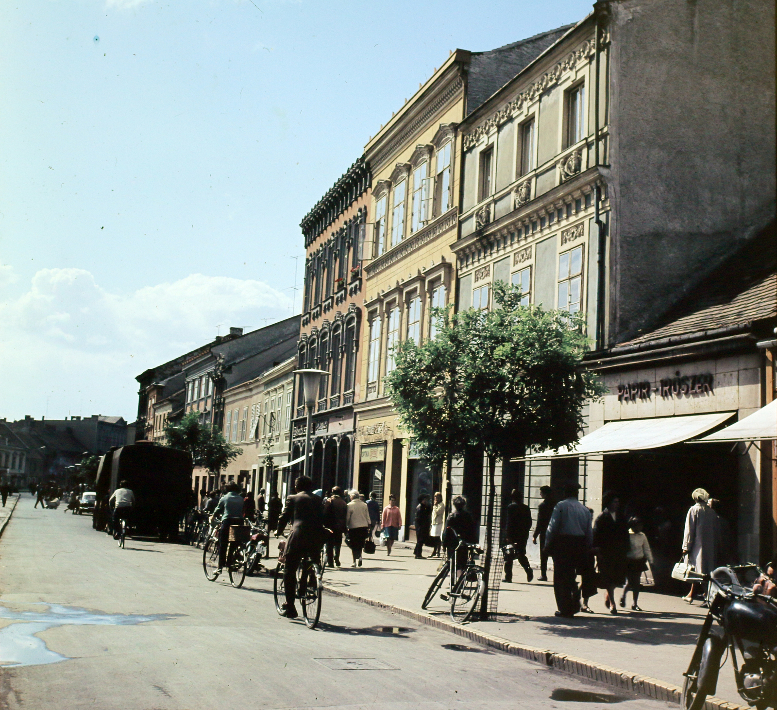 Magyarország, Sopron, a Várkerület (Lenin körút) páros oldala a 68. számtól nézve., 1965, Hunyady József, színes, Fortepan #106489