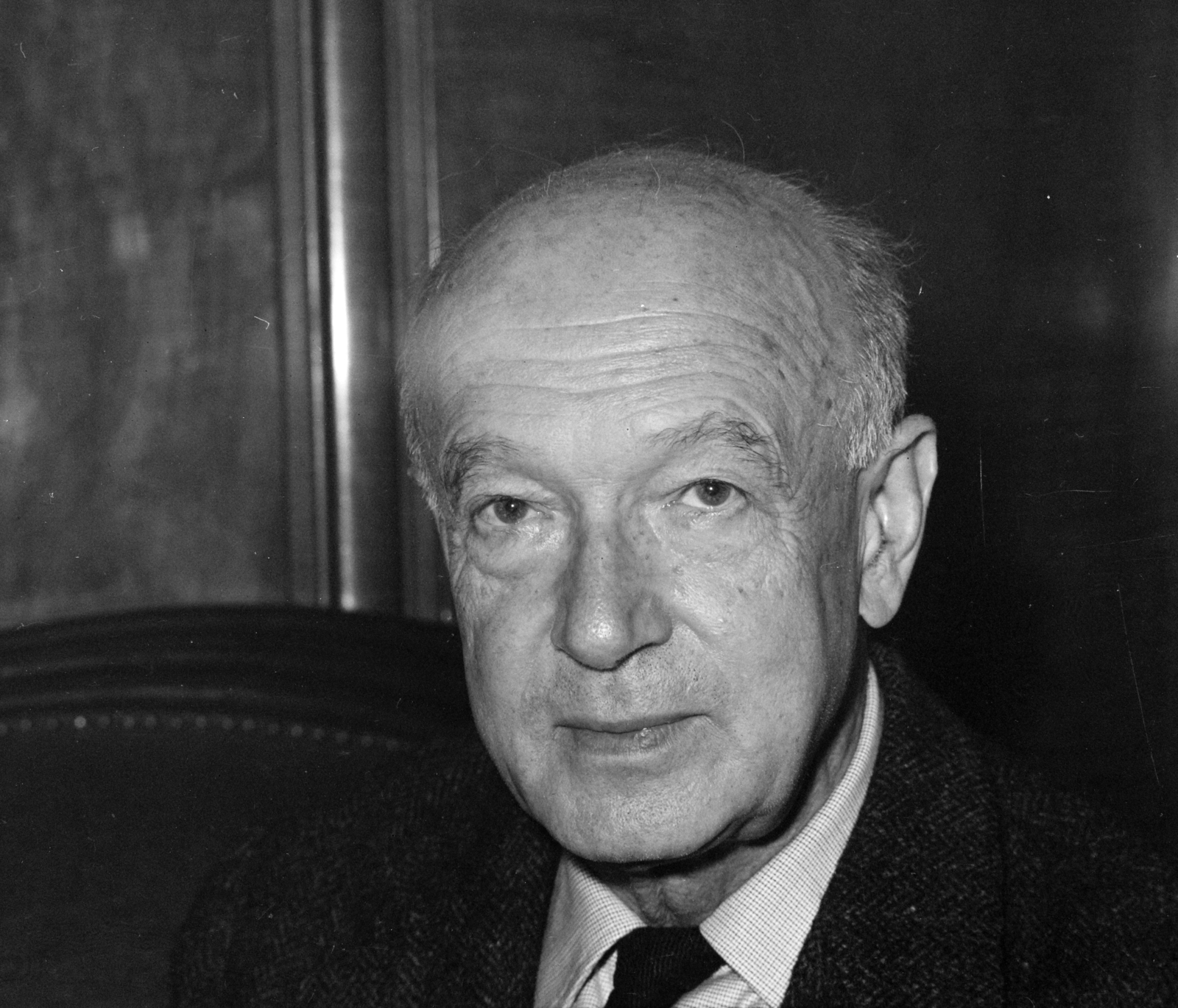 Hungary, Budapest II., Hankóczy Jenő utca 17., Füst Milán otthona, Az író 75. születésnapját köszöntő Szigeti József hegedűművész., 1963, Hunyady József, Budapest, Fortepan #106723