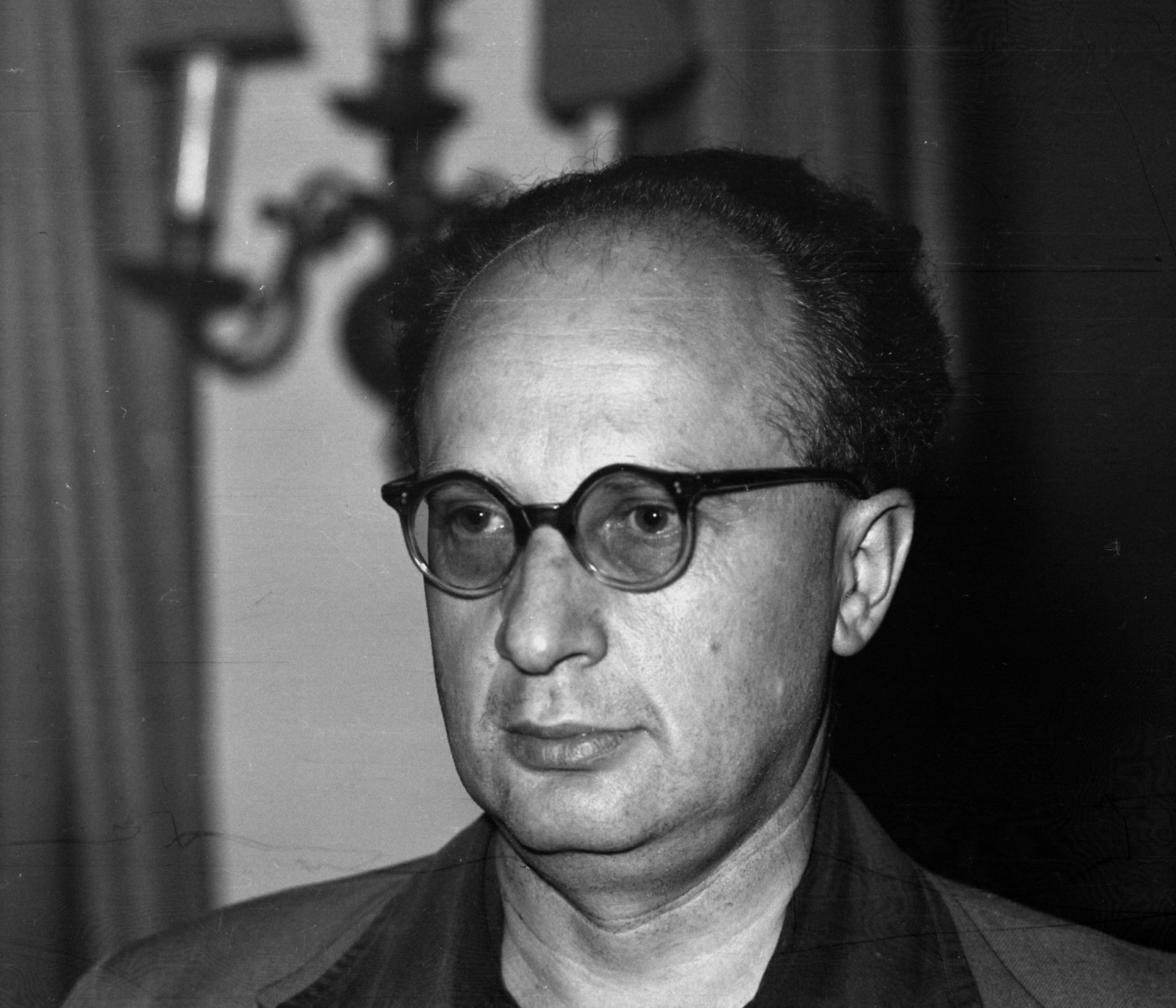 Hungary, Budapest VI., Bajomi Lázár Endre író, műfordító, szerkesztő, irodalomtörténész. A felvétel az Írószövetség Bajza utca 18. alatti székházában készült., 1963, Hunyady József, Budapest, Fortepan #106762