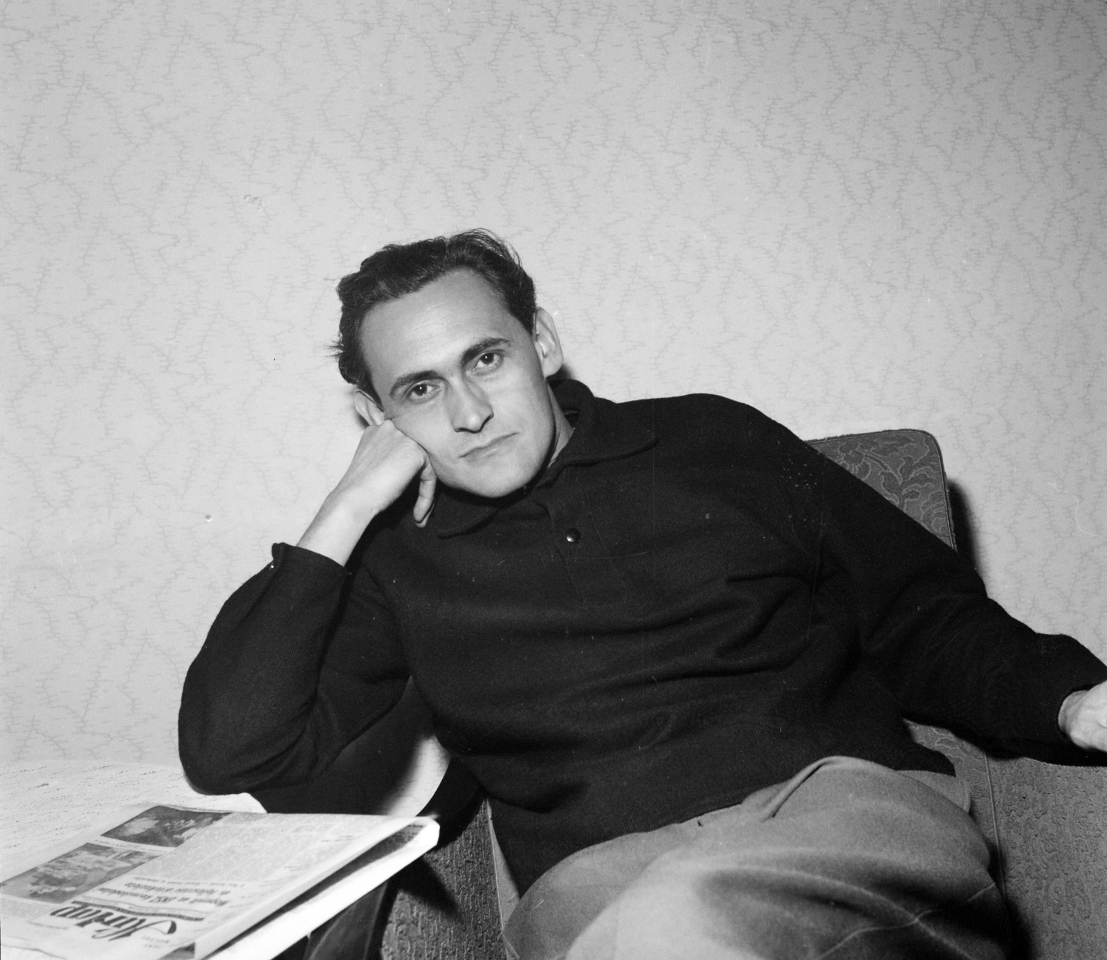 Hungary, Garai Gábor költő., 1964, Hunyady József, prop up the head, Fortepan #106769