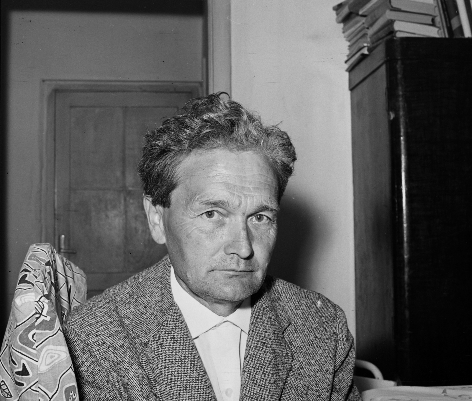 Hungary,Lake Balaton, Tihany, Sajkod, Mályva utca 6. (Nyaraló 12), Németh László író nyaralójában., 1963, Hunyady József, holiday house, Fortepan #106790