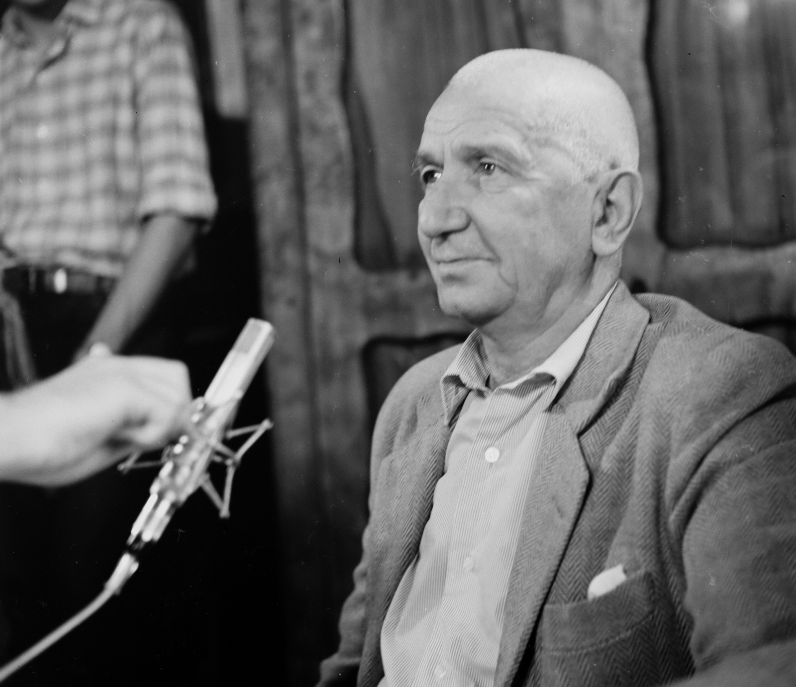 Hungary, Budapest XII., Avar utca 9., Tersánszky Józsi Jenő író otthonában, televíziós felvétel alkalmával., 1964, Hunyady József, Budapest, Fortepan #106969