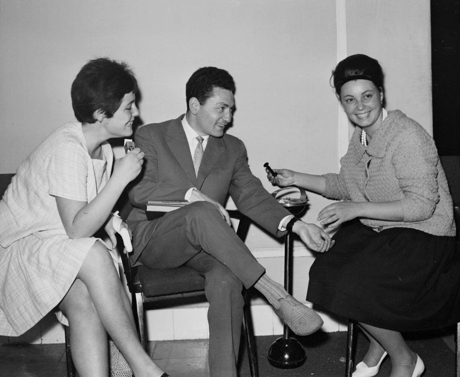 Hungary, középen Hárs György költő, műfordító, újságíró., 1966, Hunyady József, Fortepan #107071