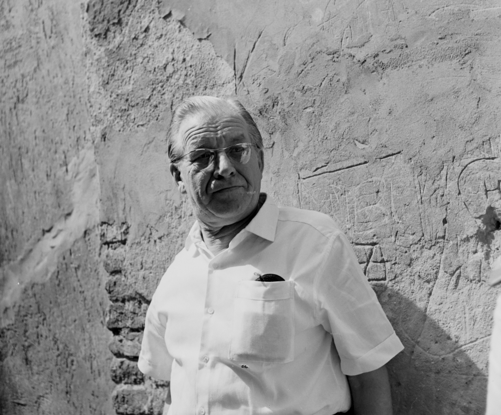 Magyarország, Győr, Lépcső köz, Ivanica György maszkmester. A felvétel Az aranyfej című film forgatásakor készült., 1963, Hunyady József, Fortepan #107156