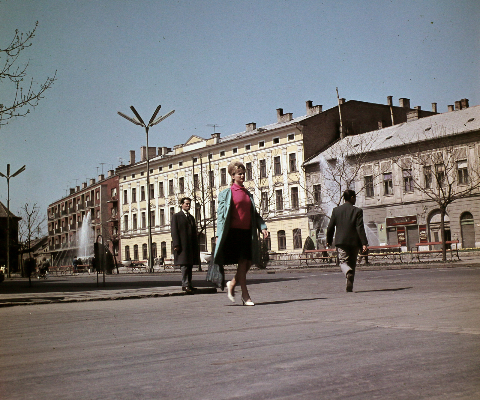 Hungary, Szolnok, Kossuth tér, háttérben középen a Damjanich Múzeum., 1964, Hunyady József, colorful, museum, palace, Neoclassical architecture, Lajos Obermayer-design, Fortepan #107204