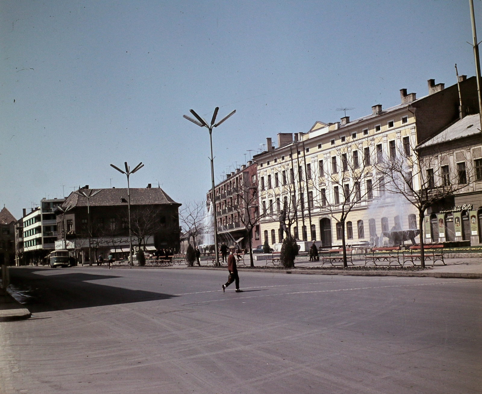 Hungary, Szolnok, Kossuth tér, jobbra középen a Damjanich Múzeum., 1964, Hunyady József, colorful, museum, palace, Neoclassical architecture, Lajos Obermayer-design, Fortepan #107205