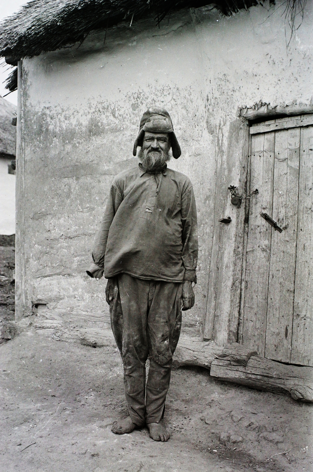 1942, Kókány Jenő, poverty, beard, man, Social documentary photography, Fortepan #107384