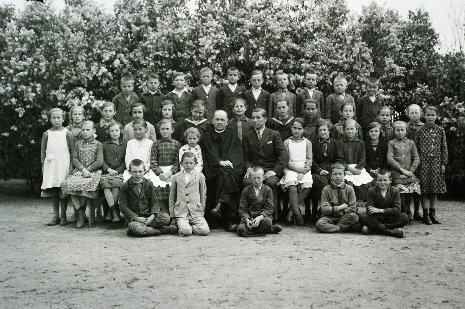 1939, Kókány Jenő, priest, class photo, sailor blouse, apron, teacher, Fortepan #107404