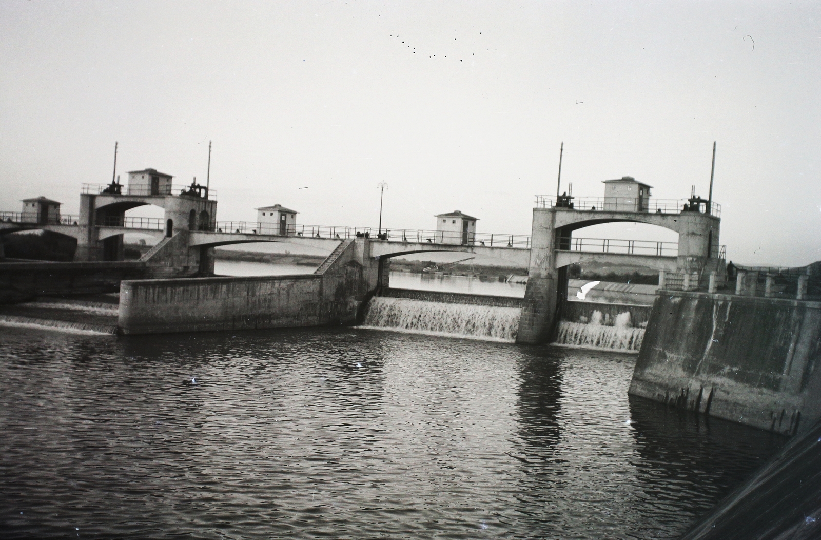 Románia,Erdély, Marosvásárhely, Maros folyó, duzzasztógát., 1940, Kókány Jenő, Fortepan #107455