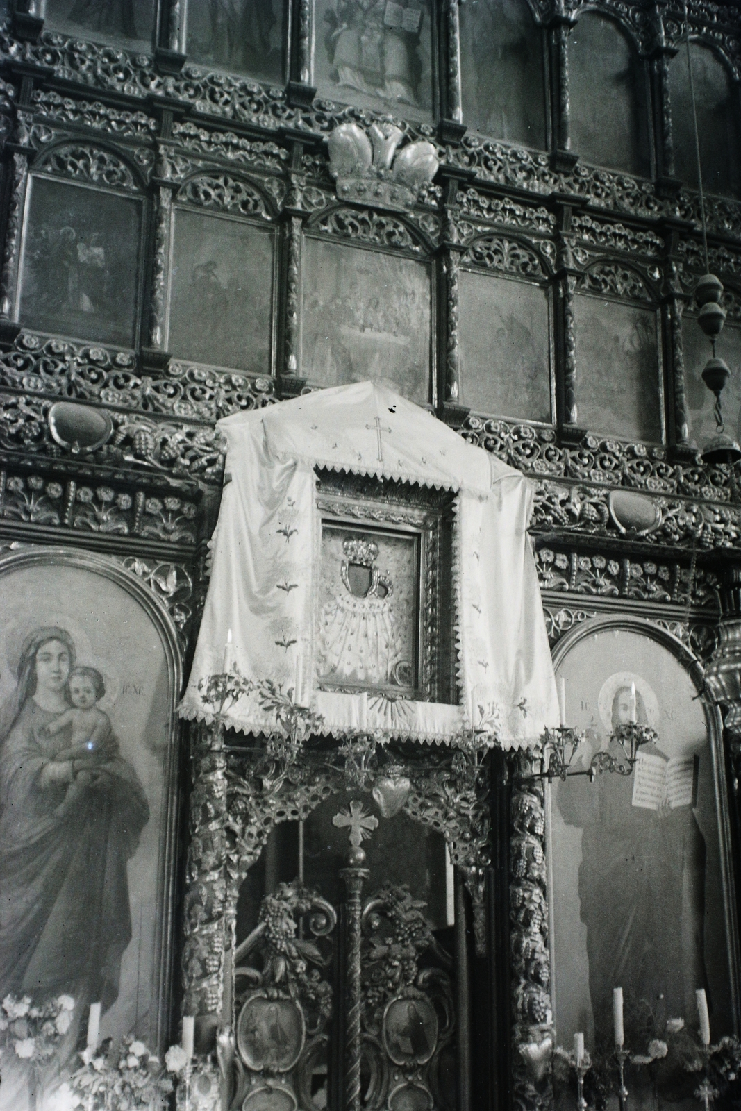 Magyarország, Máriapócs, Szent Mihály-templom (kegytemplom), középen a csodatevő Szűz Mária-kegykép., 1940, Kókány Jenő, templombelső, ikonosztáz, zarándokhely, görög katolikus, Fortepan #107460