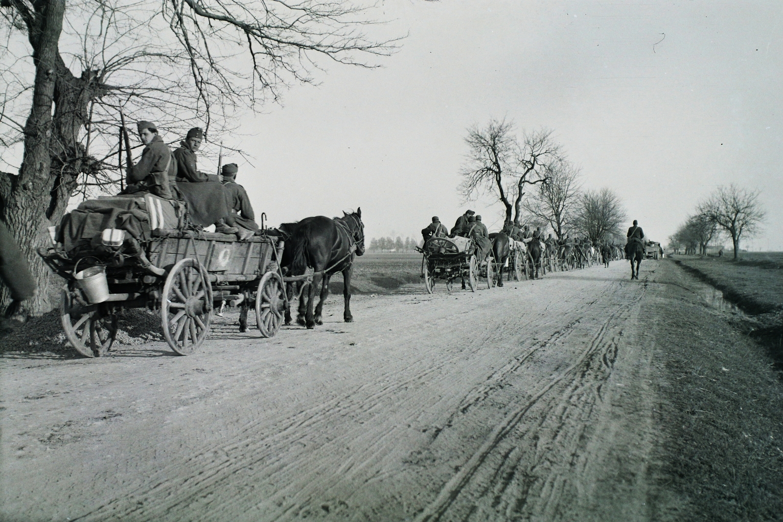 1940, Kókány Jenő, ló, szekér, földút, katona, Fortepan #107476