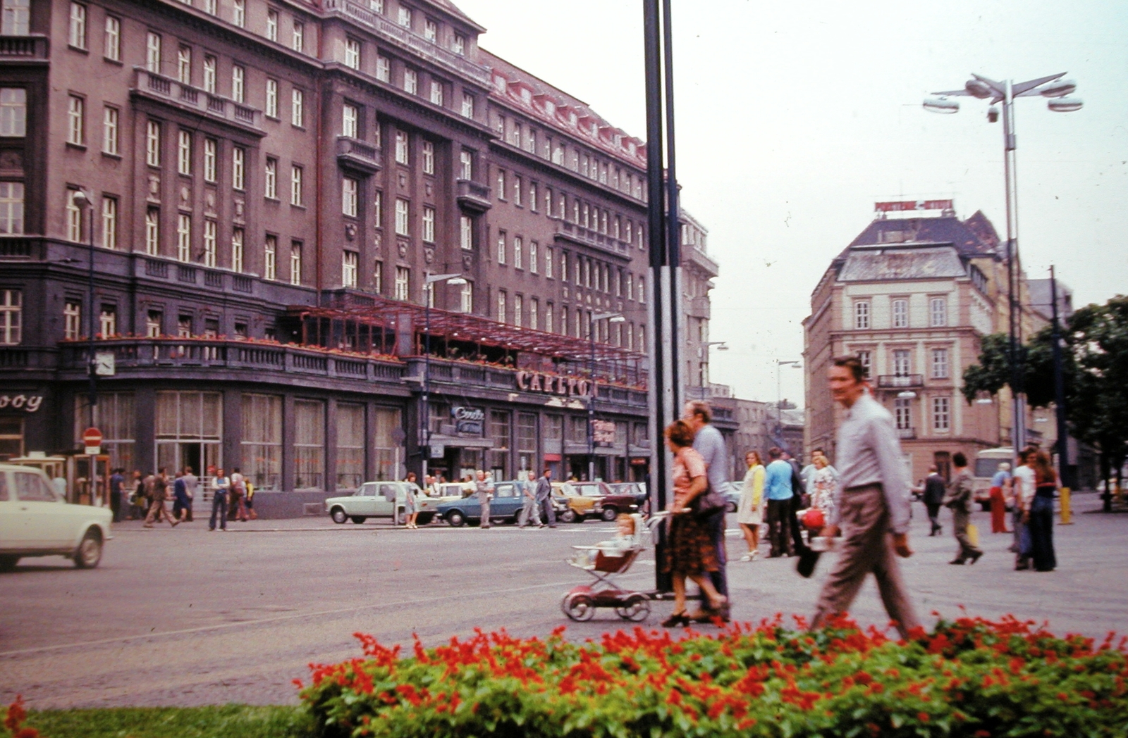 Slovakia, Bratislava, Hviezdoslavovo tér. Carlton Hotel., 1977, Fortepan, Czechoslovakia, colorful, hotel, Milan Michal Harminc-design, Ignác Feigler Jr.-design, Fortepan #10752