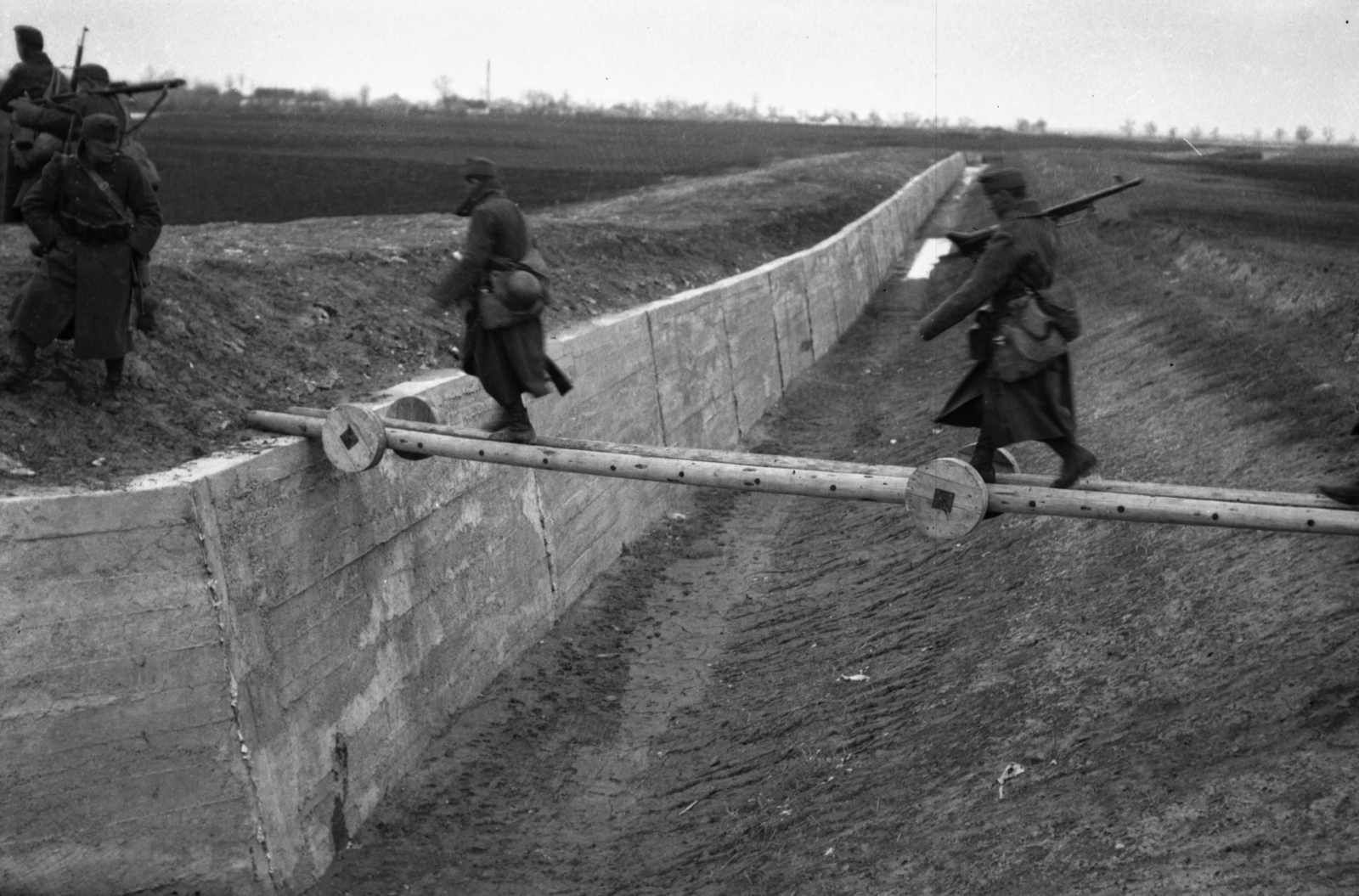 Serbia, tankcsapda. A felvétel a magyar csapatok délvidéki hadművelete idején készült., 1941, Kókány Jenő, anti-tank obstacles, Fortepan #107536