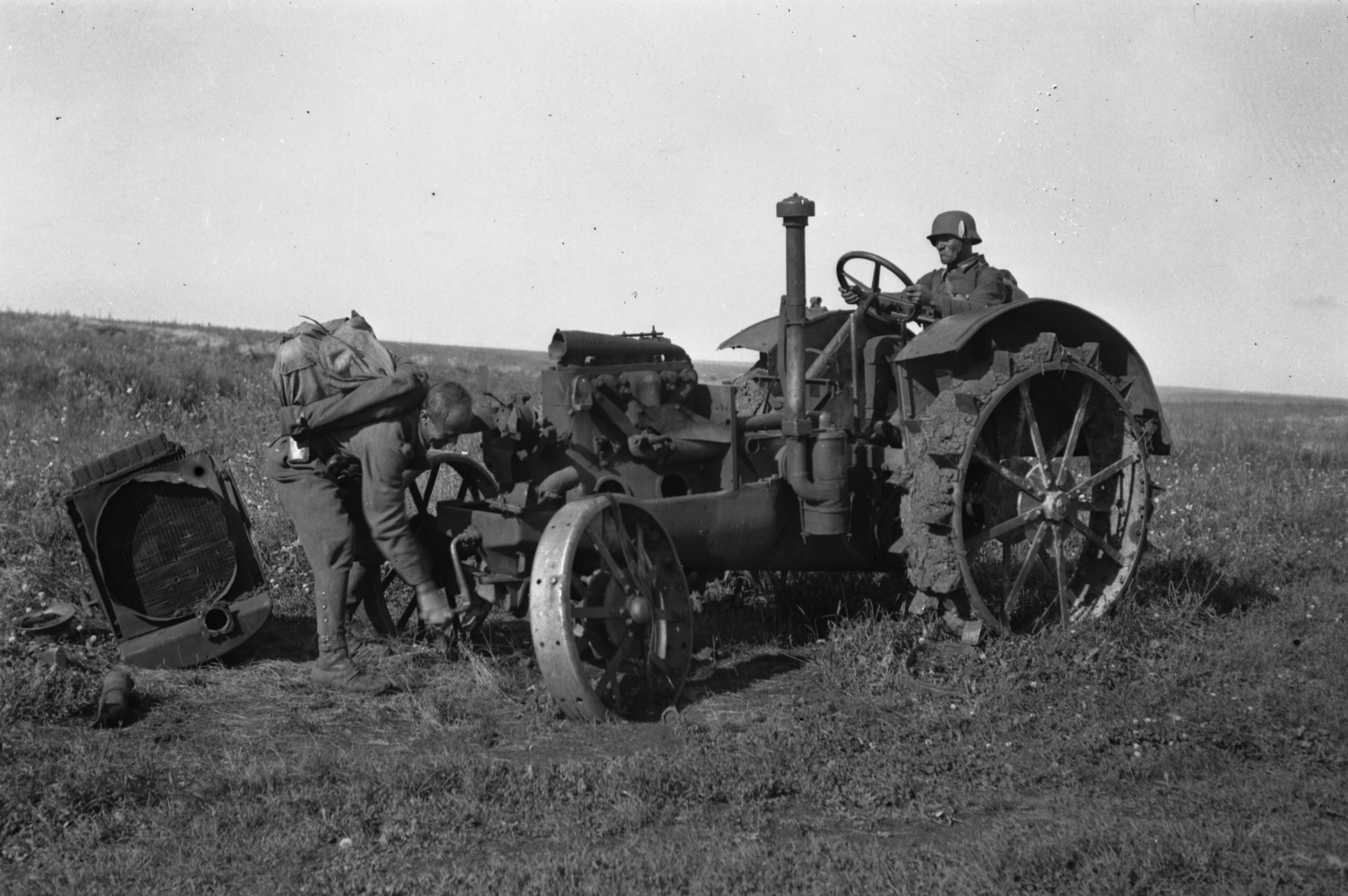 1942, Kókány Jenő, tractor, Fortepan #107559