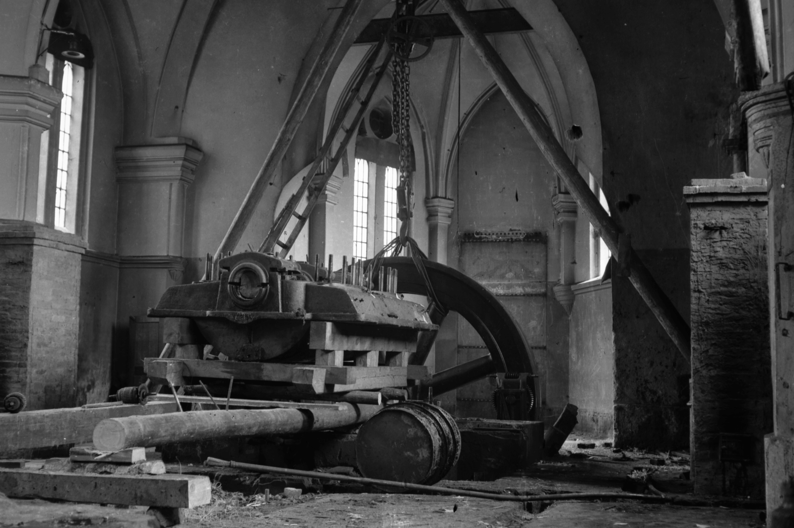 1942, Kókány Jenő, church interior, Fortepan #107616