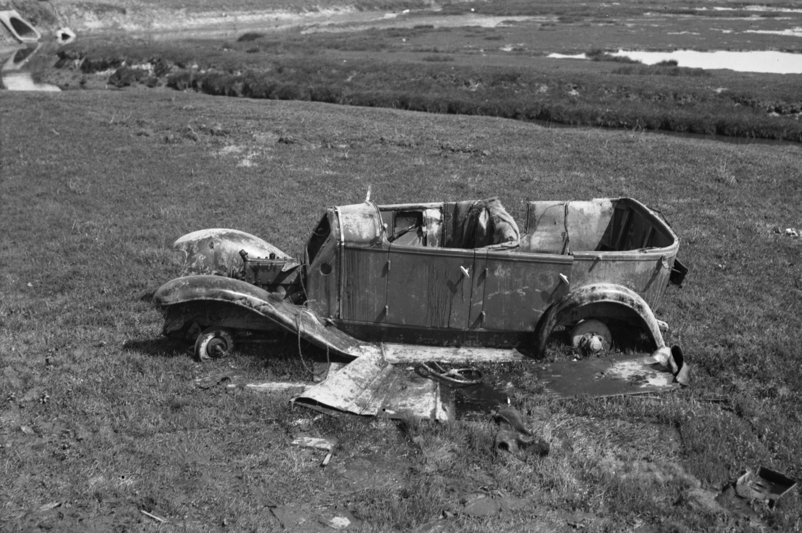 1941, Kókány Jenő, wreck, Fortepan #107626