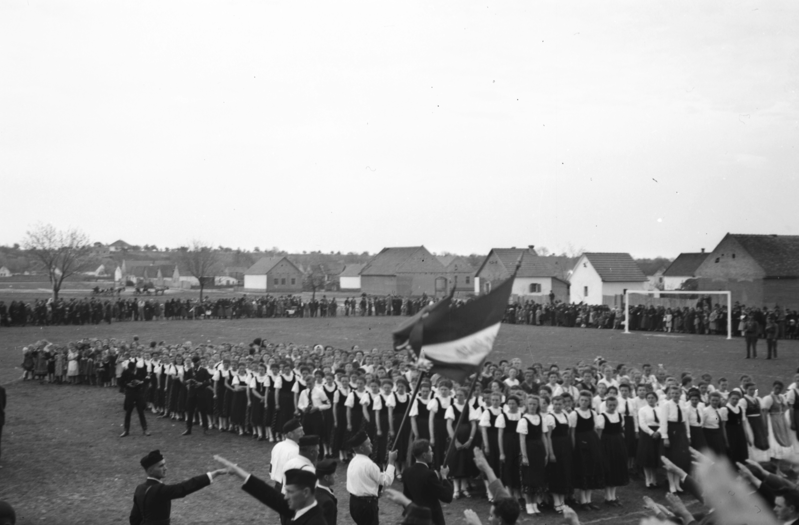 1941, Kókány Jenő, flag, gesture, soccer field, Fortepan #107645