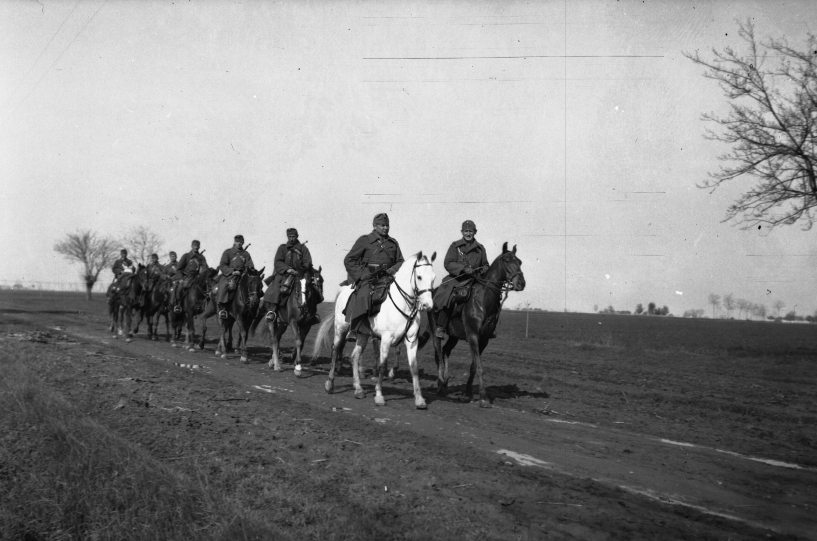 Serbia, a felvétel a 3. magyar hadsereg délvidéki hadművelete idején készült., 1941, Kókány Jenő, soldier, rider, "Bocskai" side cap, Fortepan #107657