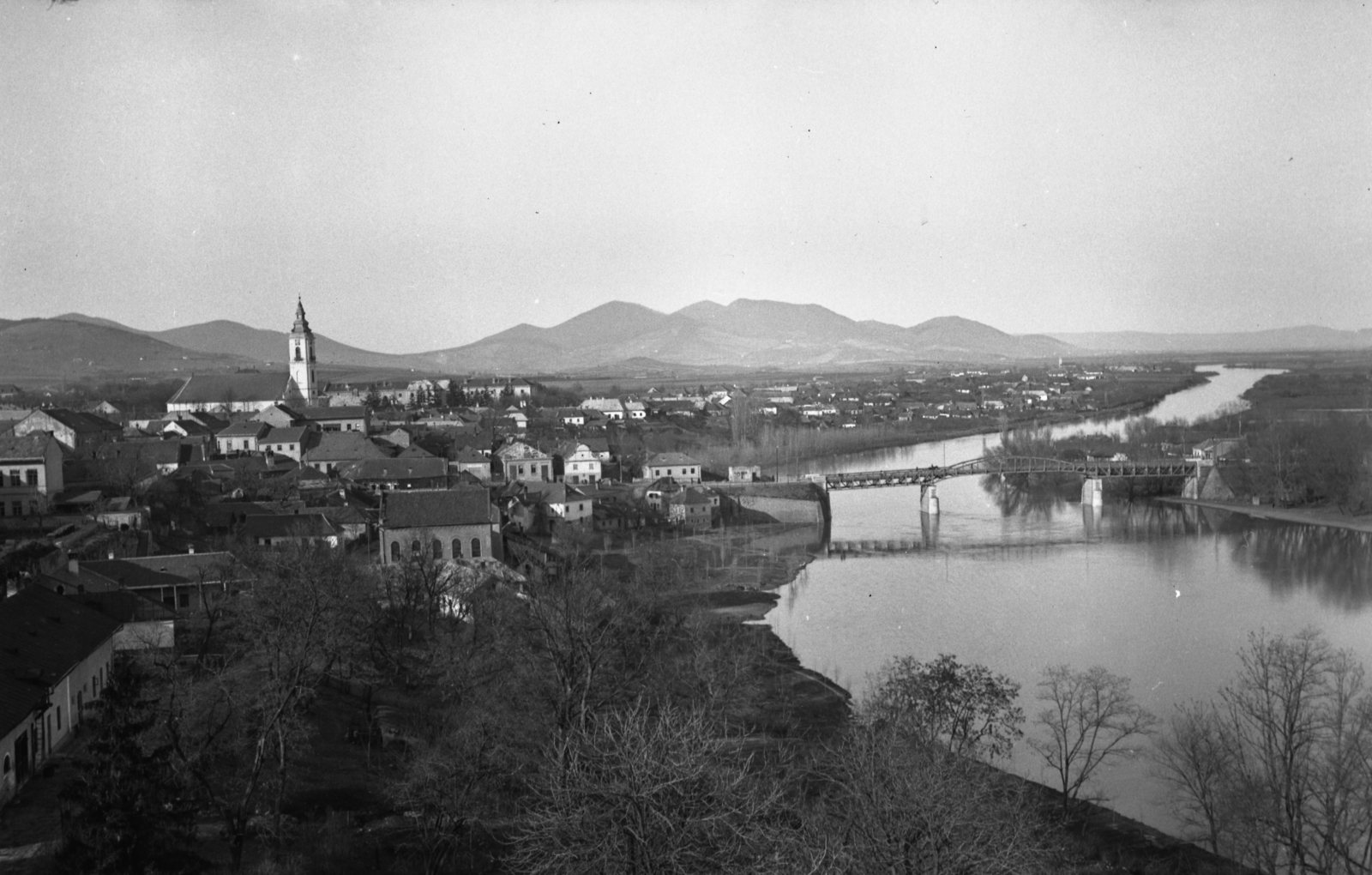 Hungary, Sárospatak, látkép a Rákóczi-várból, jobbra a Bodrog a városi híddal., 1939, Kókány Jenő, bridge, river, Fortepan #107697