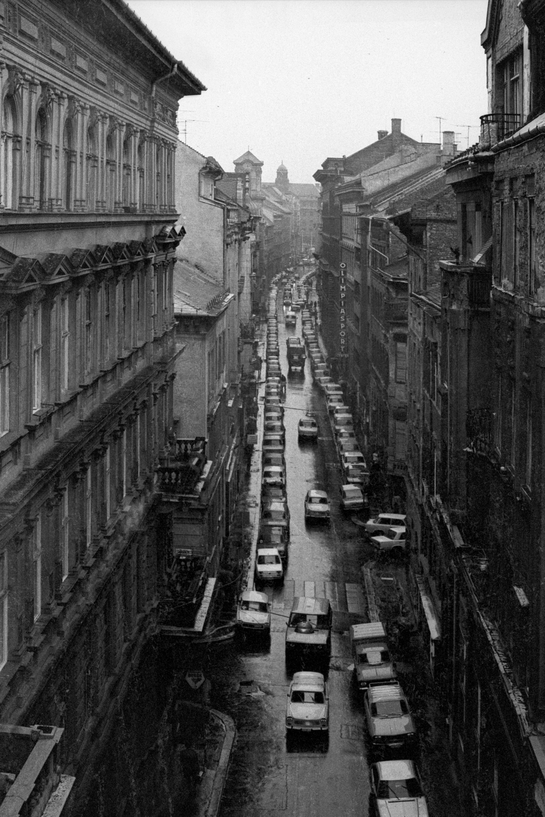 Hungary, Budapest V., Váci utca a Fővám (Dimitrov) tér felől nézve., 1982, Makovecz Benjamin, Polski Fiat-brand, Budapest, bird's eye view, Best of, Fortepan #107913
