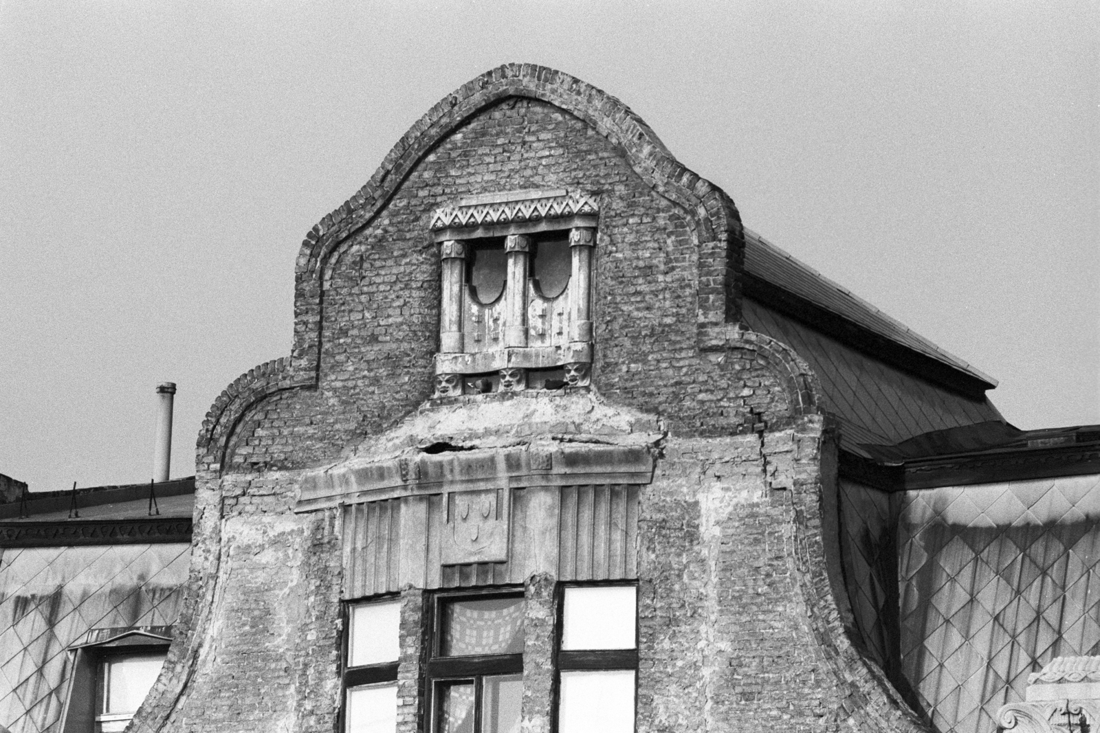 Hungary, Budapest VII., Kazinczy utca 51., 1983, Makovecz Benjamin, Budapest, architectural ornament, Fortepan #108037