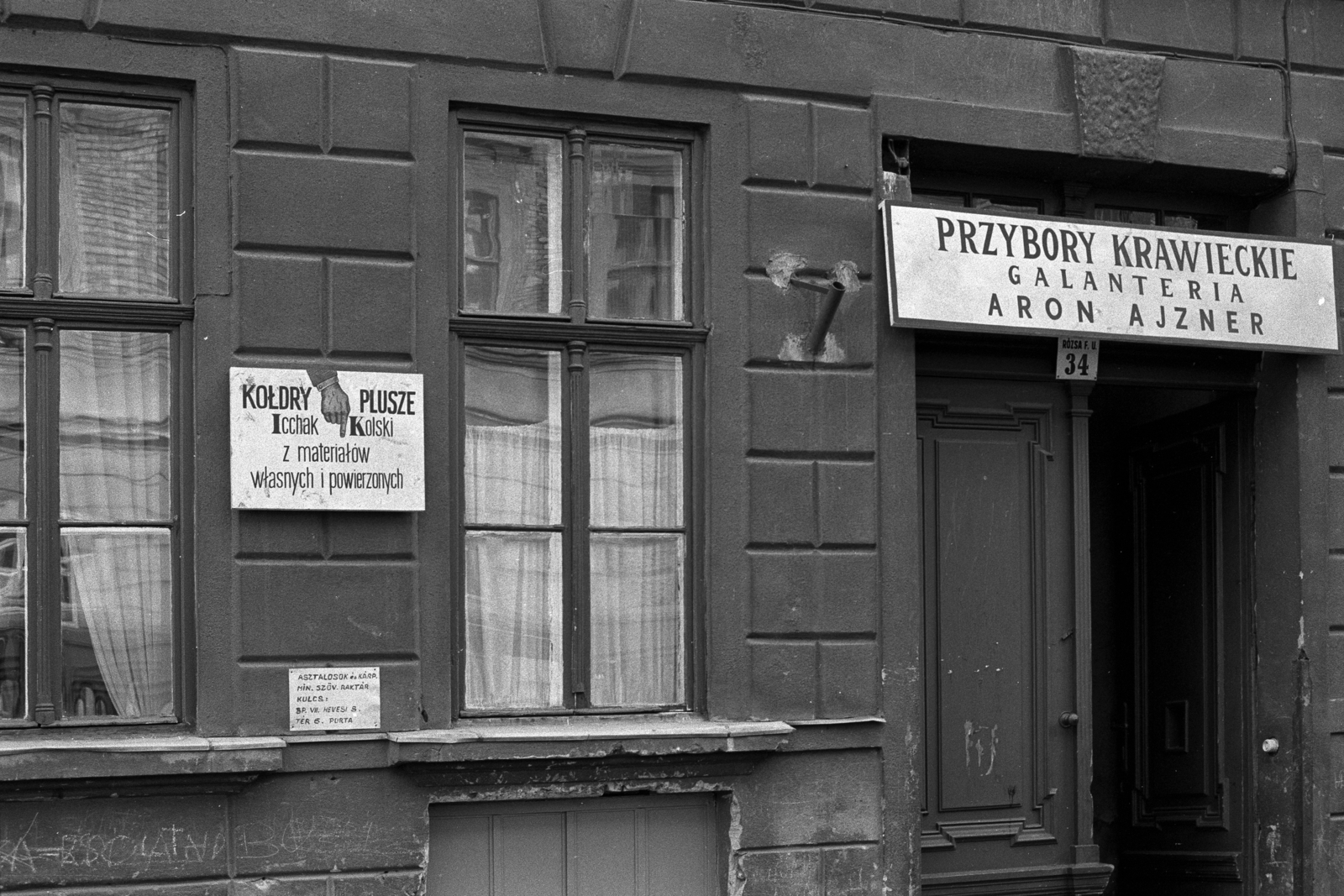 Hungary, Budapest VII., Rózsa (Rózsa Ferenc) utca 34., 1983, Makovecz Benjamin, filming, Budapest, house number sign, Polish sign, Fortepan #108061