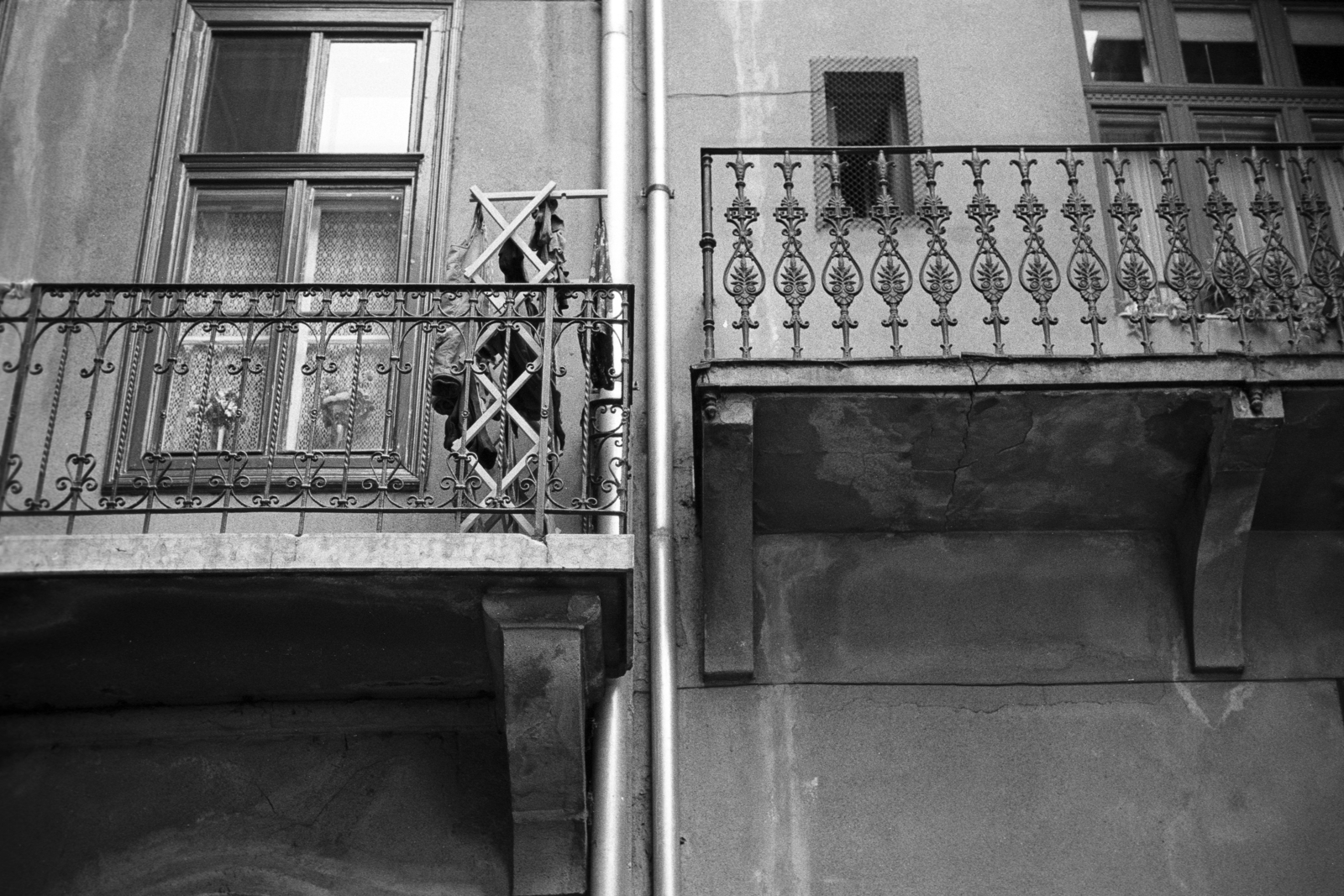 1985, Makovecz Benjamin, courtyard balcony, railing, Fortepan #108205