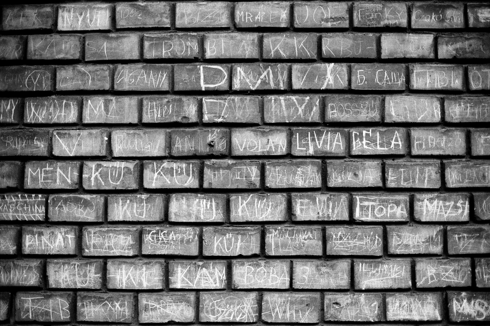 1985, Makovecz Benjamin, falfirka, tégla, Fortepan #108242