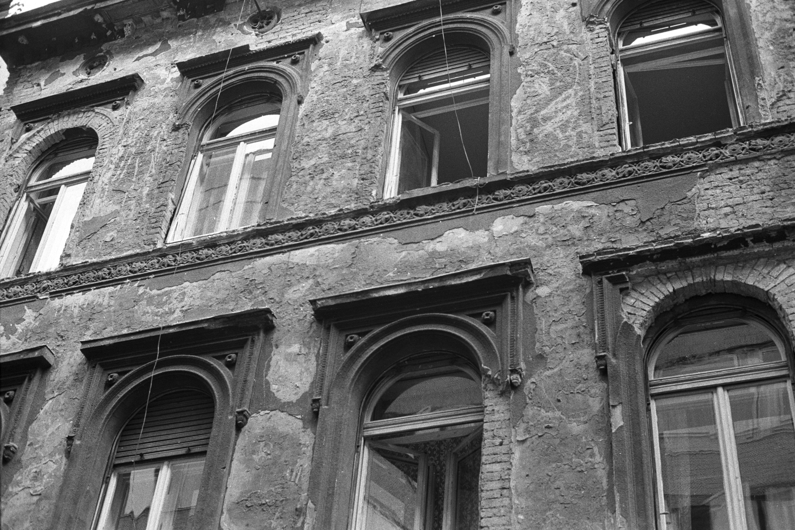 1985, Makovecz Benjamin, tenement house, window, Fortepan #108252