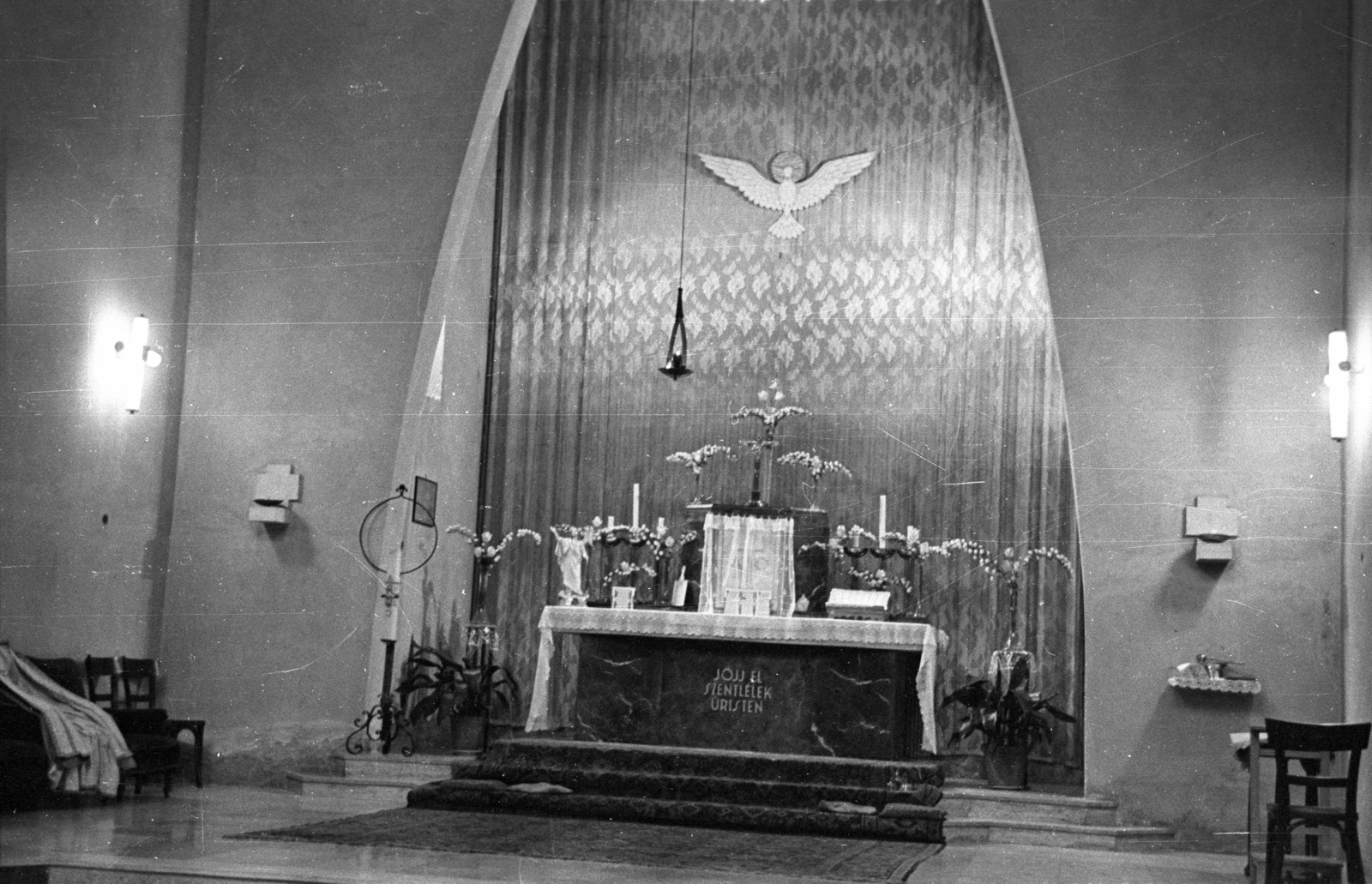 Hungary, Budapest II., Máriaremetei (Dimitrov) út 34., Remetekertvárosi Szentlélek templom., 1957, Hámori Gyula, Budapest, altar, Fortepan #108400