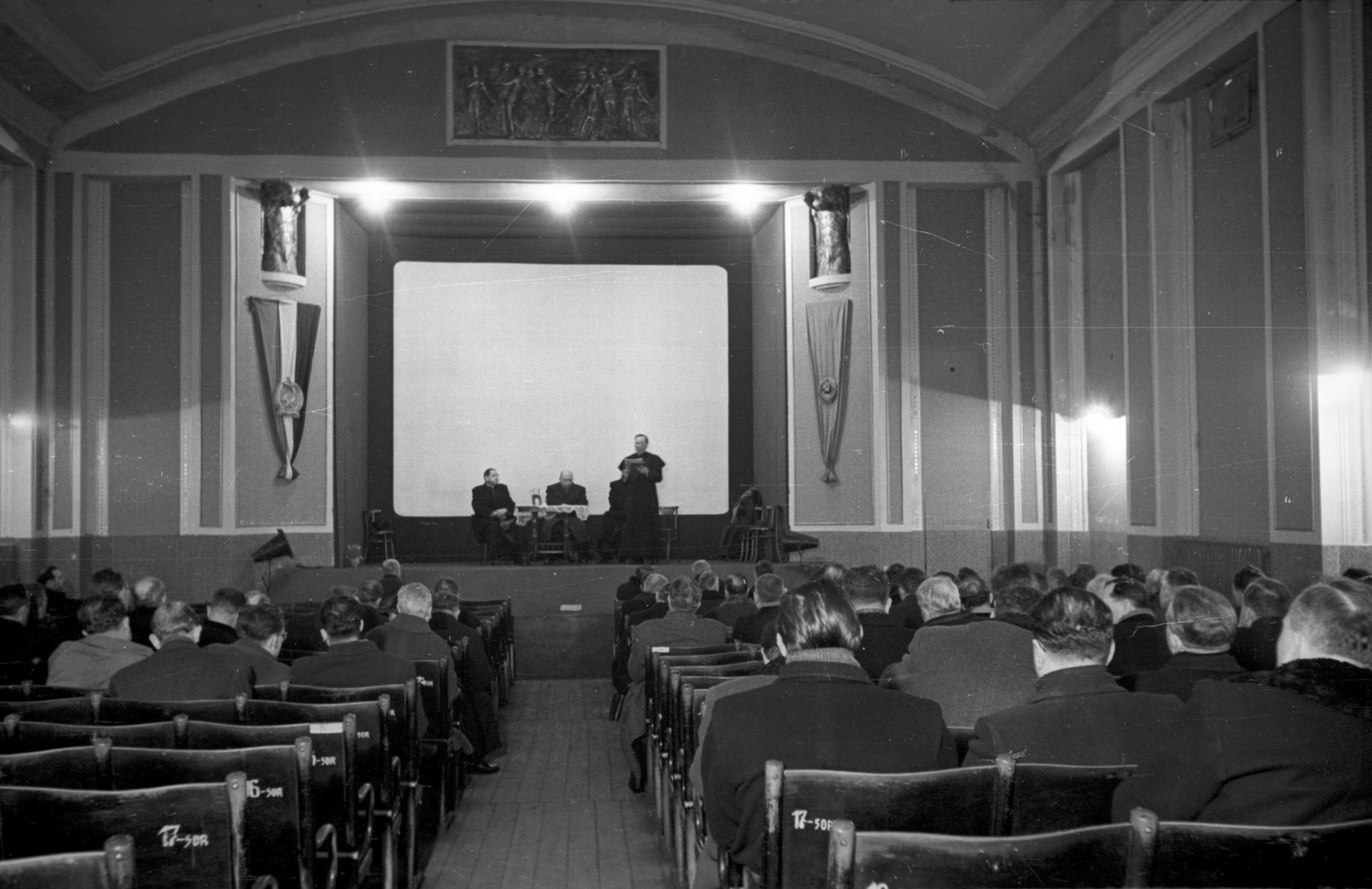 1954, Hámori Gyula, flag, screen, stage, crest, ceremonial hall, Fortepan #108560
