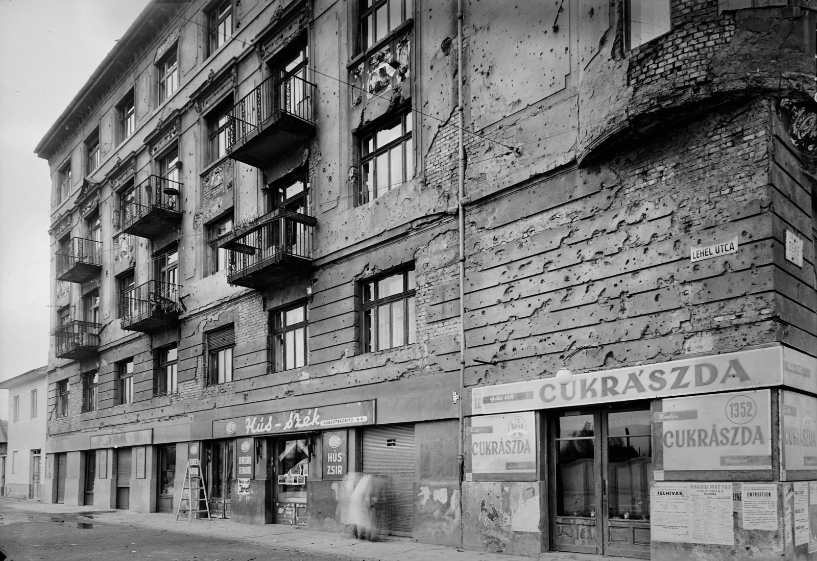 Hungary, Budapest XIII., Lehet utca - Béke tér sarok., 1951, UVATERV, war damage, sign-board, pastry shop, damaged building, Budapest, Fortepan #10866