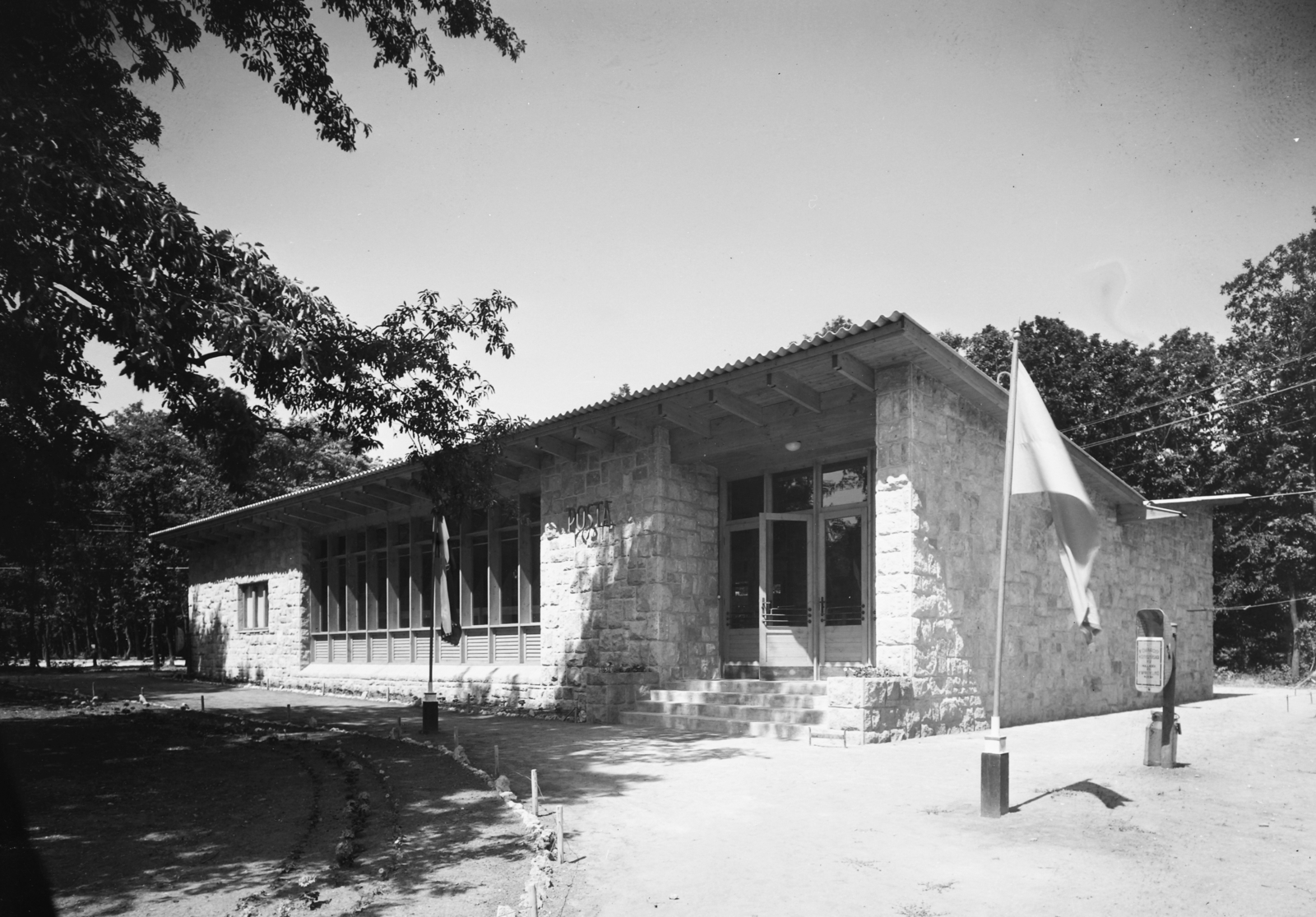 Hungary, Budapest XII., Csillebérci úttörőtábor, posta., 1950, UVATERV, Budapest, modern architecture, post office, Young Pioneer camp, Fortepan #10871