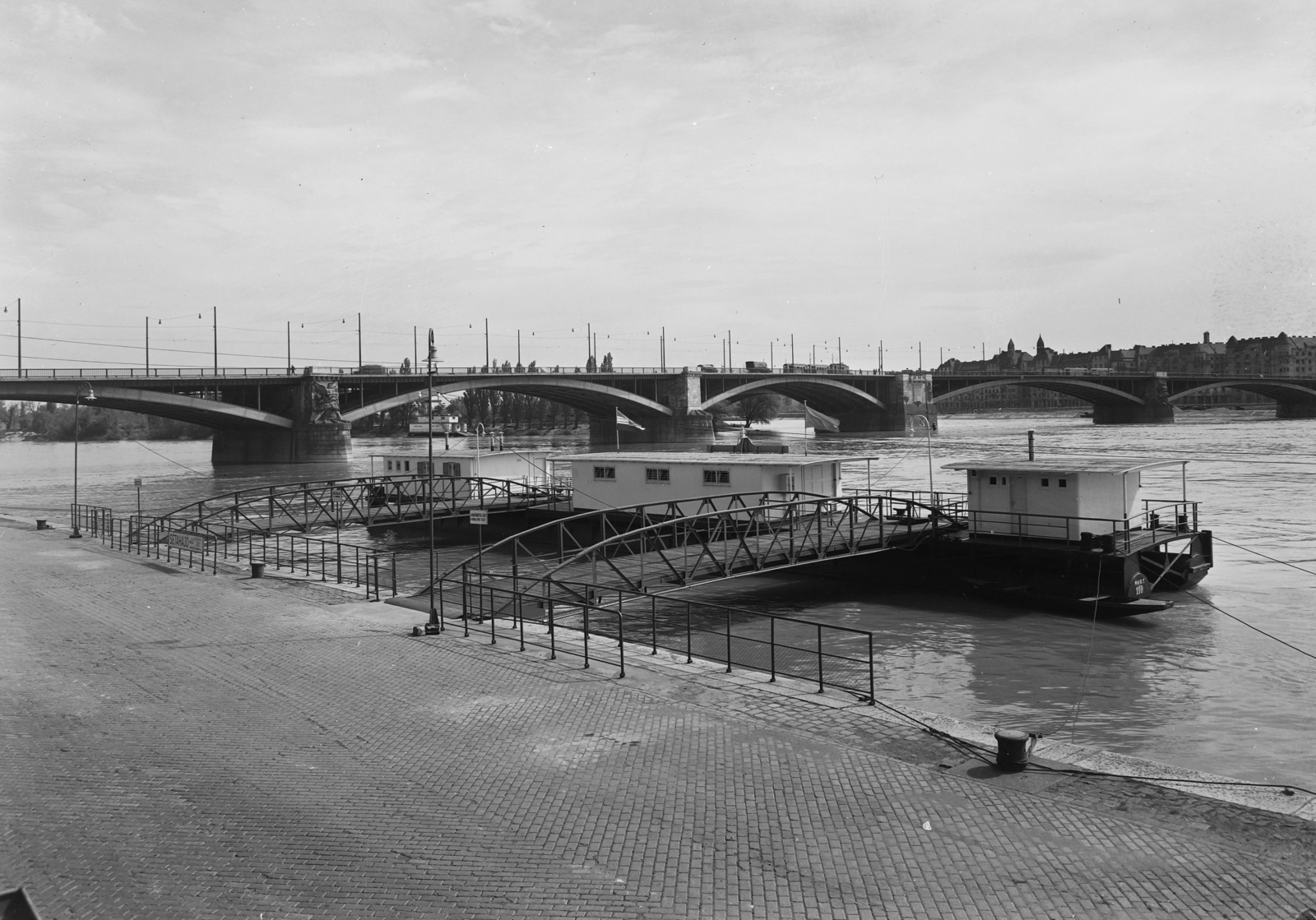 Hungary, Budapest II., Bem József téri hajóállomás, háttérben a Margit híd., 1955, UVATERV, bridge, port, Budapest, Fortepan #10879