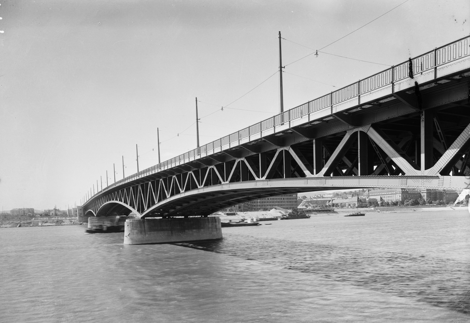 Hungary, Budapest, Petőfi híd, szemben a Műegyetem rakpart., 1953, UVATERV, bridge, picture, Danube, Duna-bridge, Hubert Pál Álgyay-design, Fortepan #10904