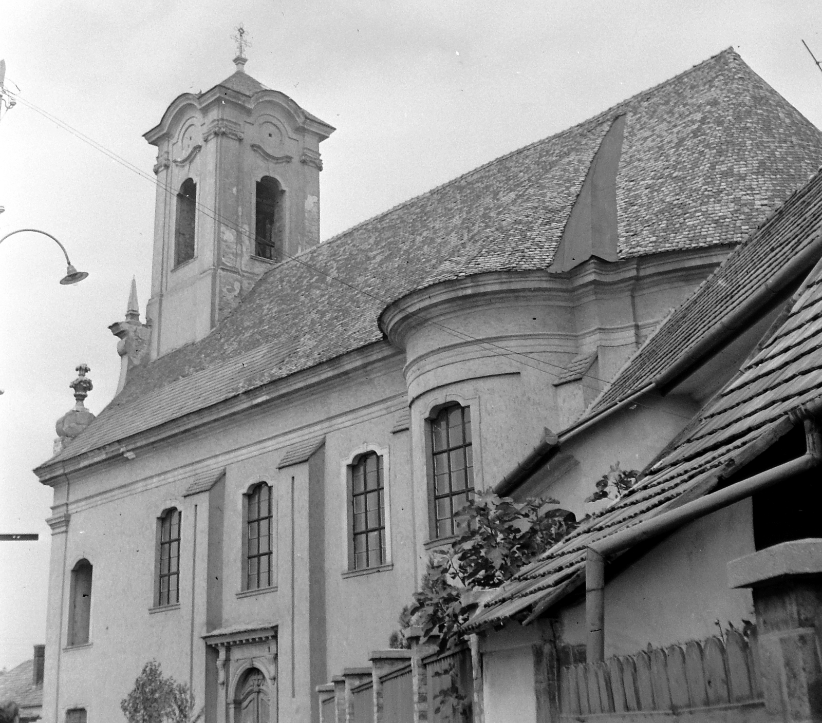 Magyarország, Szentendre, Péter-Pál-templom a Kucsera Ferenc (Május 1.) utca és a Péter-Pál utca sarkán., 1967, Gyöngyi, Fortepan #10919