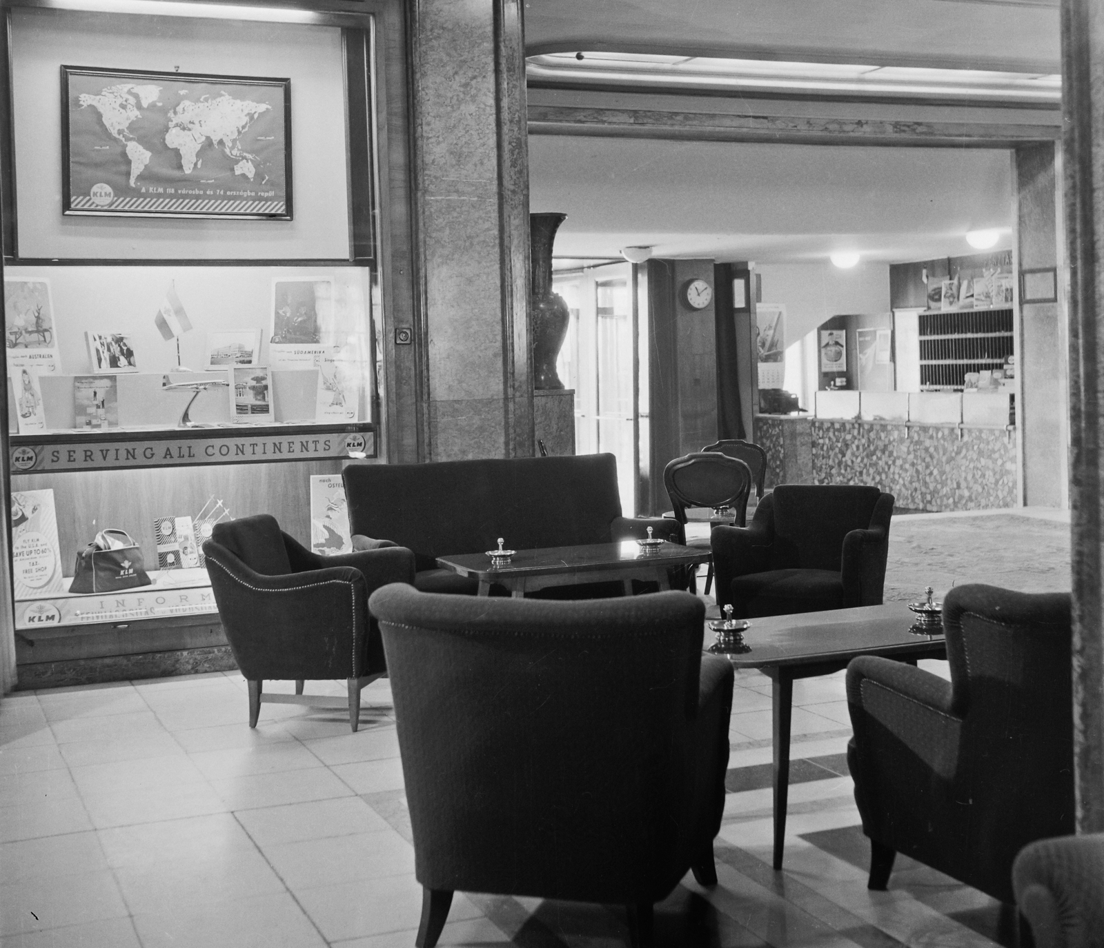 Hungary, Margit Islands, Budapest, a Margitszigeti Nagyszálló hallja, szemben a recepció., 1958, Bauer Sándor, interior, cabinet, Fortepan #109281
