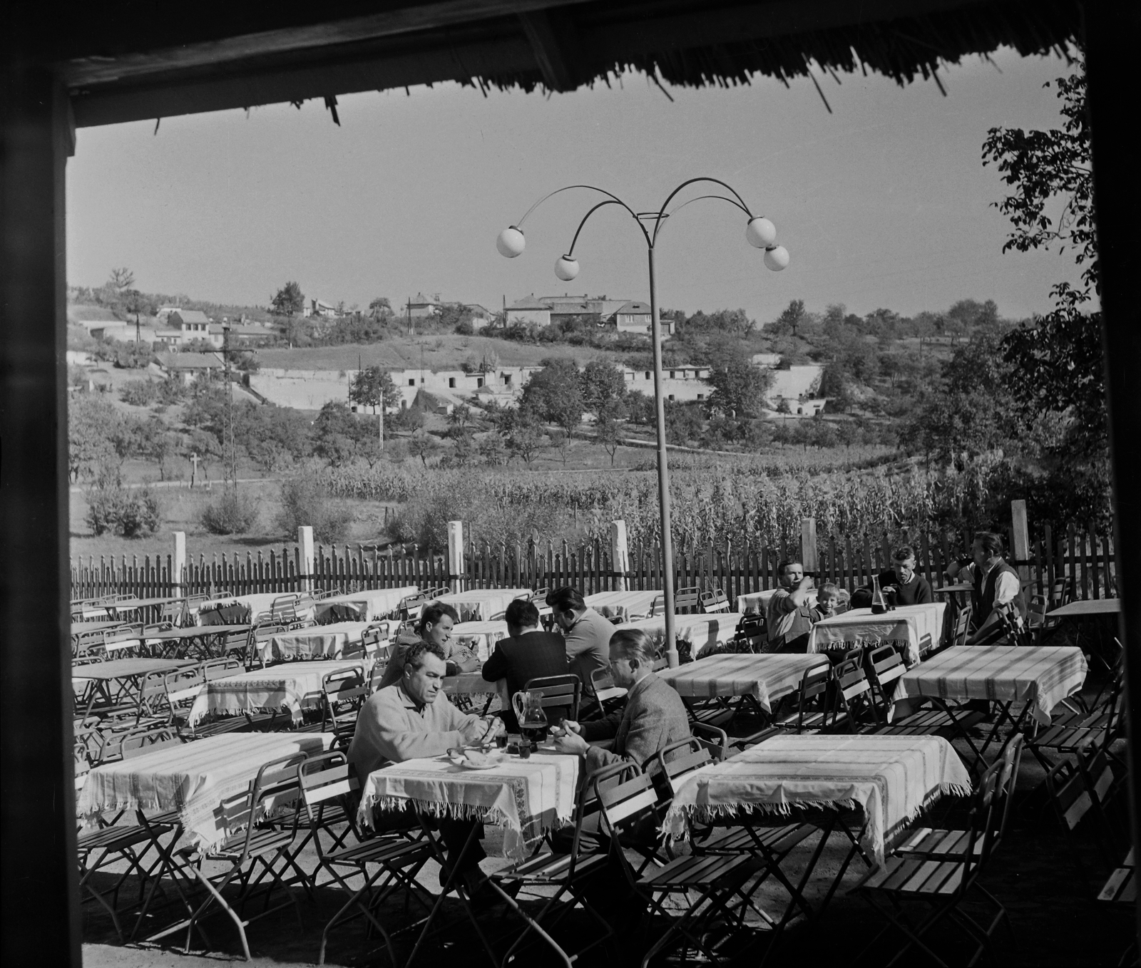 Magyarország, Eger, Szépasszony-völgy, a Földművesszövetkezet Csárdája., 1962, Bauer Sándor, Fortepan #109284