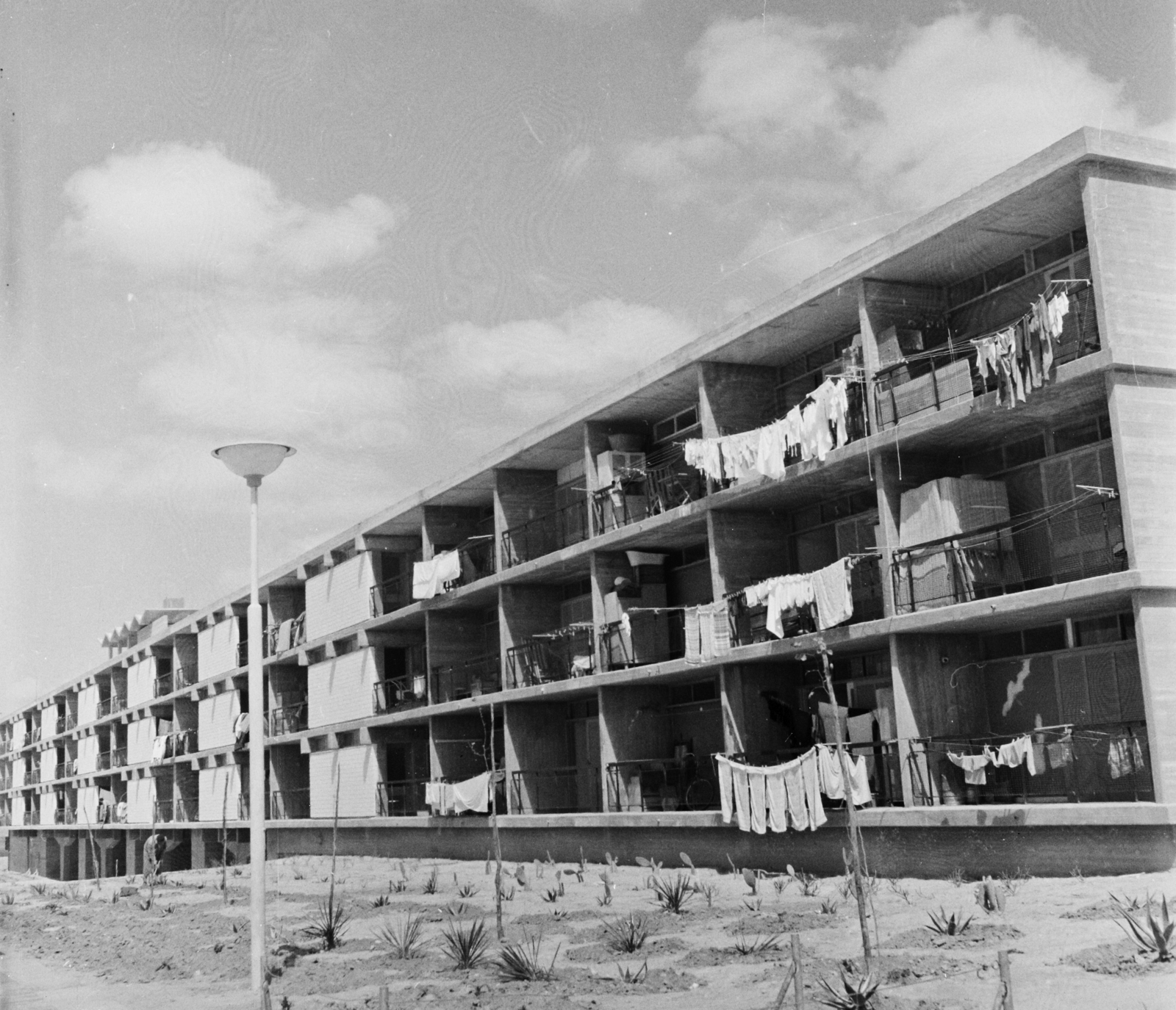 Israel, Beer-Sheva, Shderot Ye'elim út - HaAliya utca sarok., 1964, Bauer Sándor, Fortepan #109356