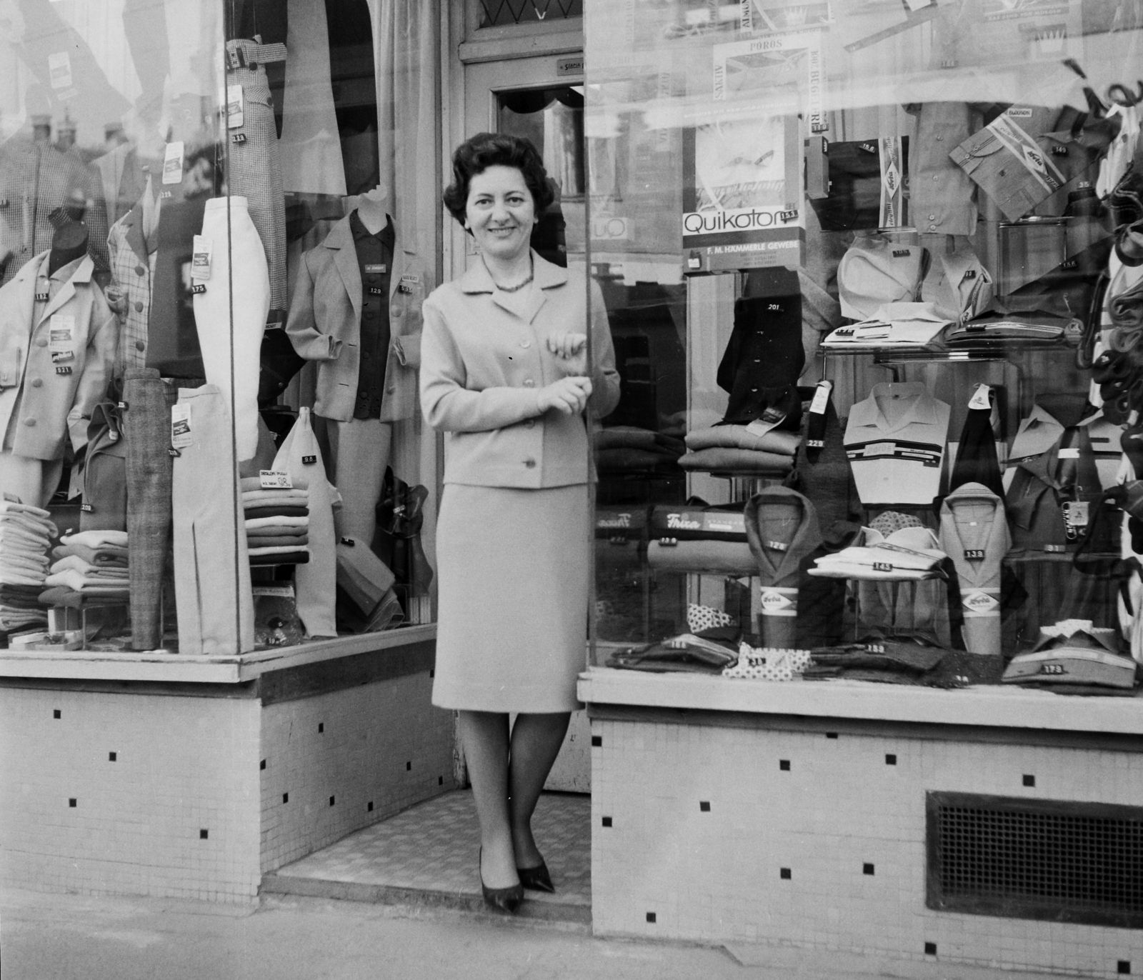 Austria, Vienna, Meidlinger Hauptstrasse 55., Elfo Modewaren., 1963, Bauer Sándor, fashion, Show window, Fashion store, Fortepan #109367