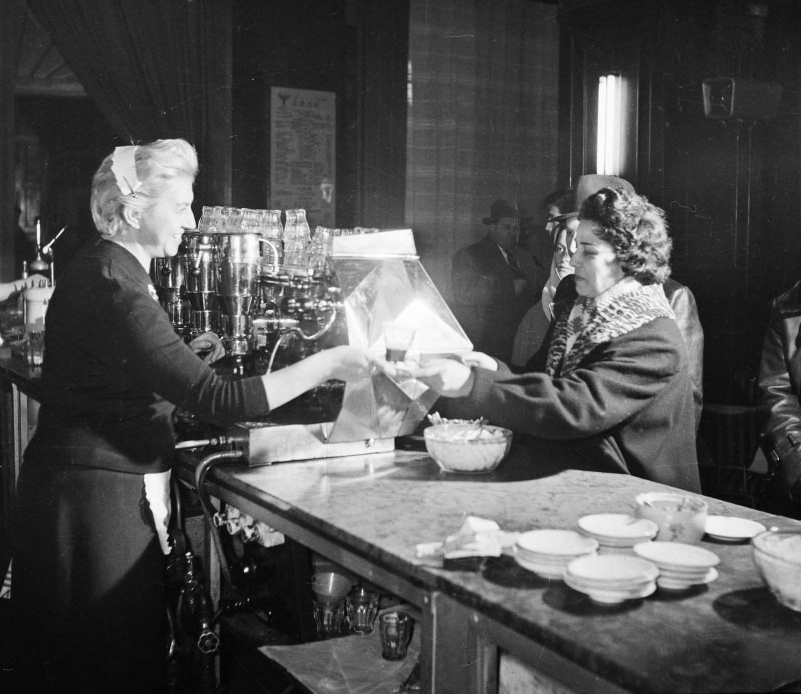 1962, Bauer Sándor, kávé, kávégép, kabát, Fortepan #109500