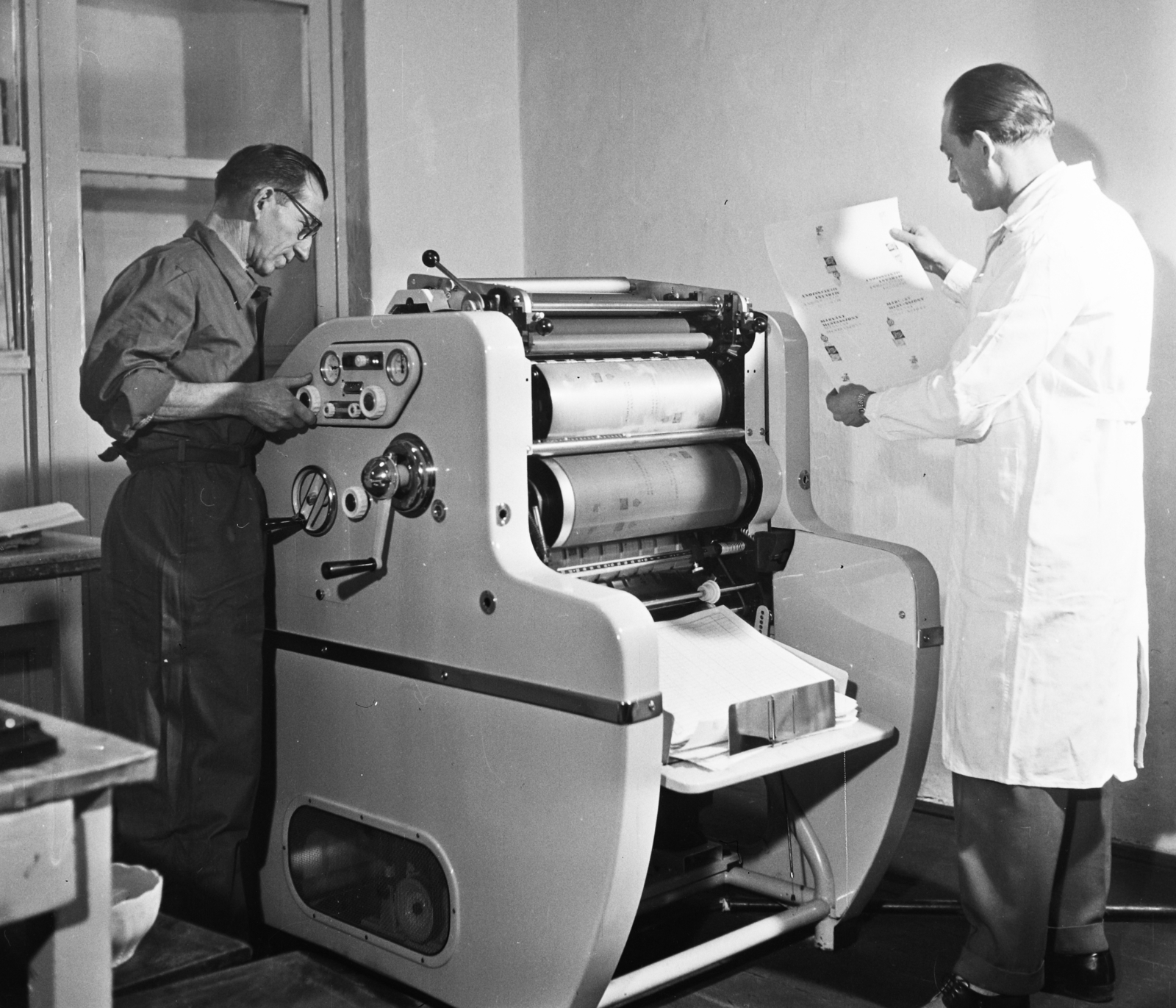 1960, Bauer Sándor, printer, printing industry, quality control, Fortepan #109552