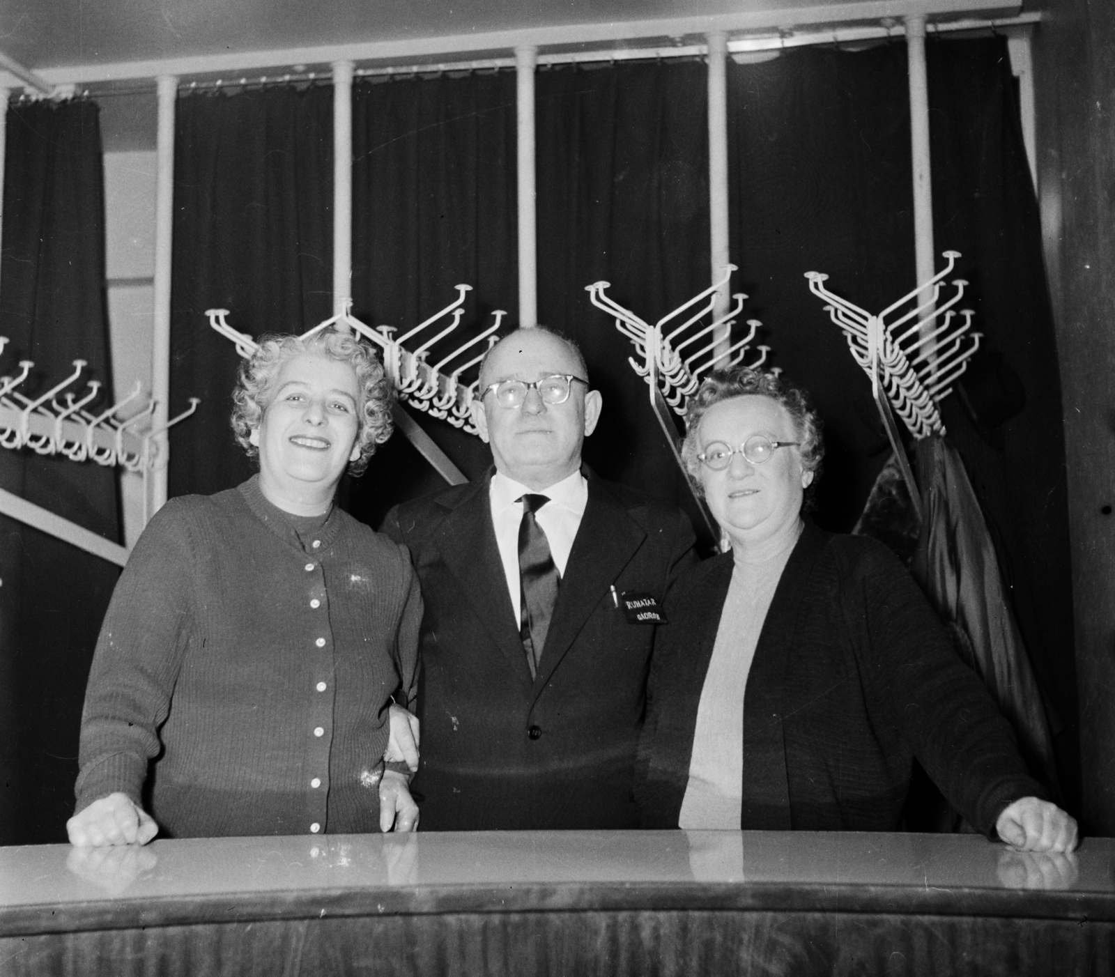 1959, Bauer Sándor, cloakroom, Fortepan #109576