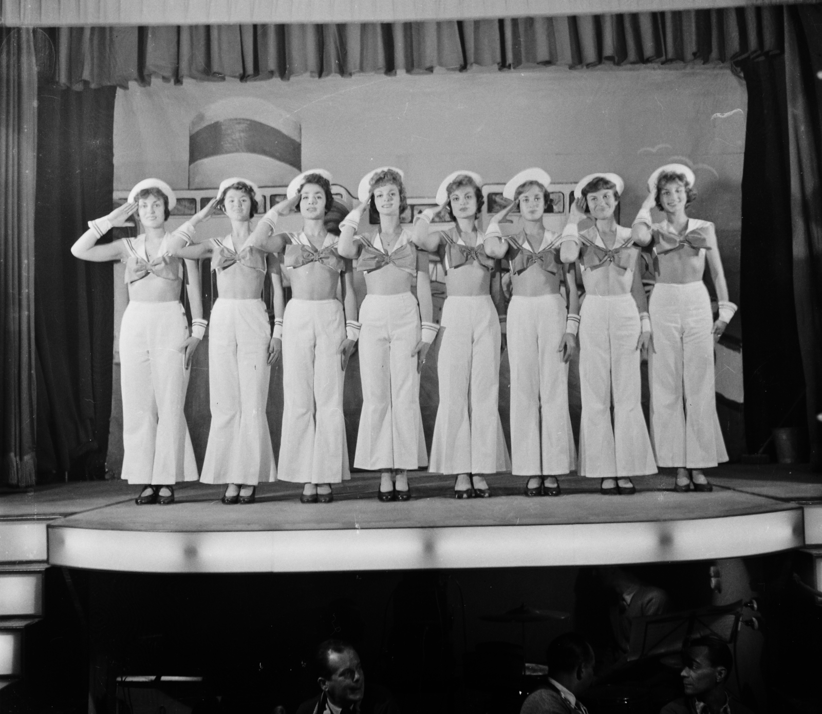 Hungary, Budapest VI., Nagymező utca 17., Budapest Táncpalota (Moulin Rouge)., 1961, Bauer Sándor, costume, stage, orchestra pit, Budapest, dancer, sailor, Fortepan #109578
