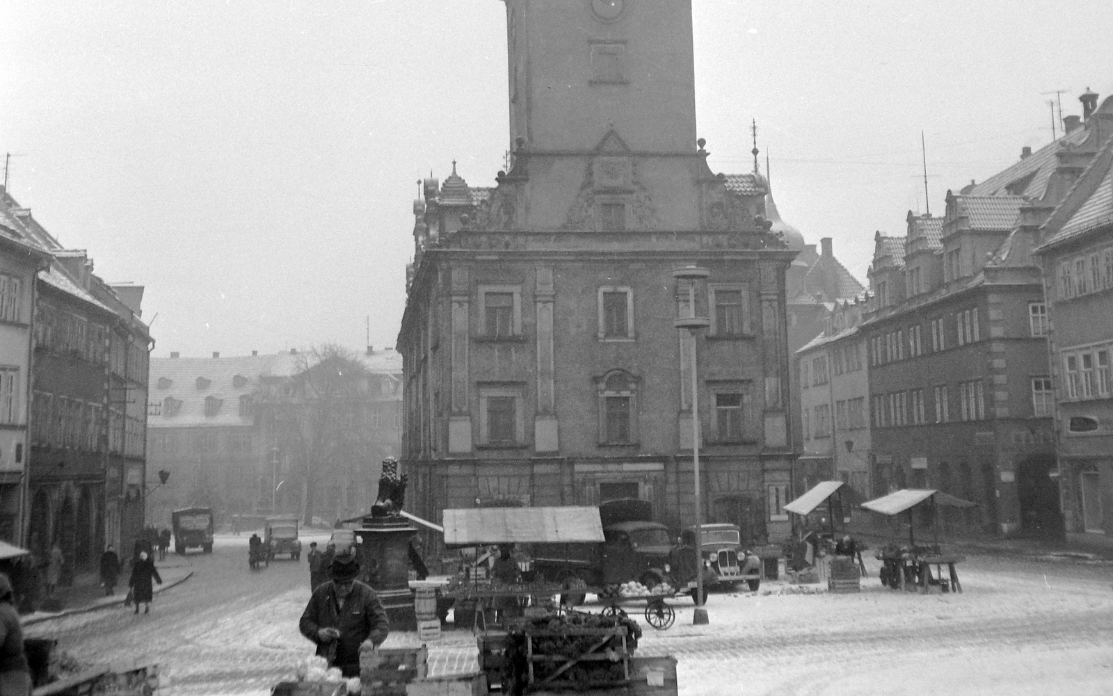 Germany, Gotha, Városháza., 1960, Gyöngyi, winter, market, commercial vehicle, GDR, Fortepan #10966