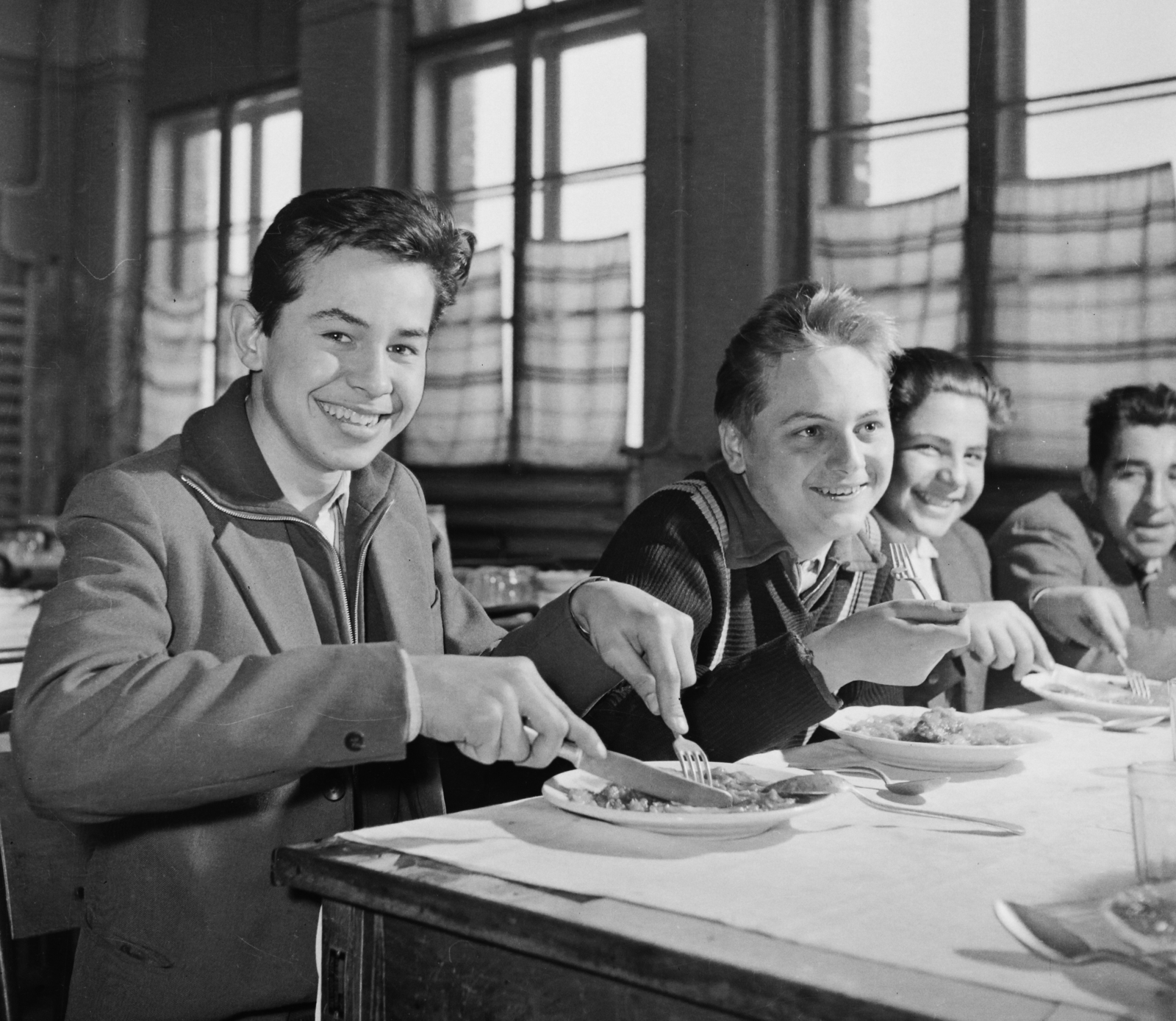 1961, Bauer Sándor, meal, restaurant, boys, Fortepan #109673